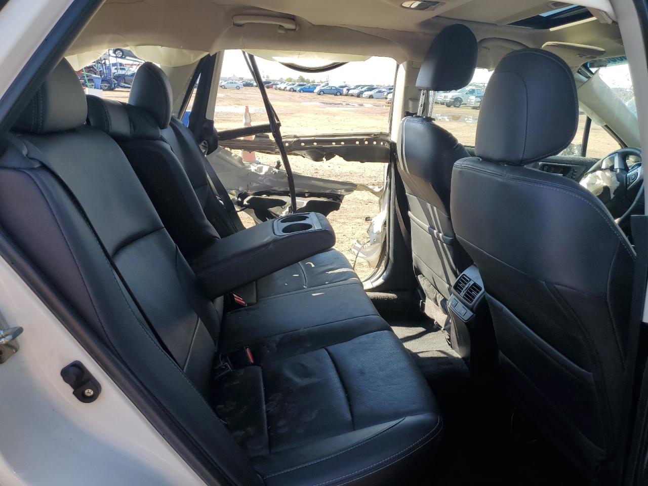 2017 Subaru Outback 3.6r Limited Белый vin: 4S4BSENC6H3404008