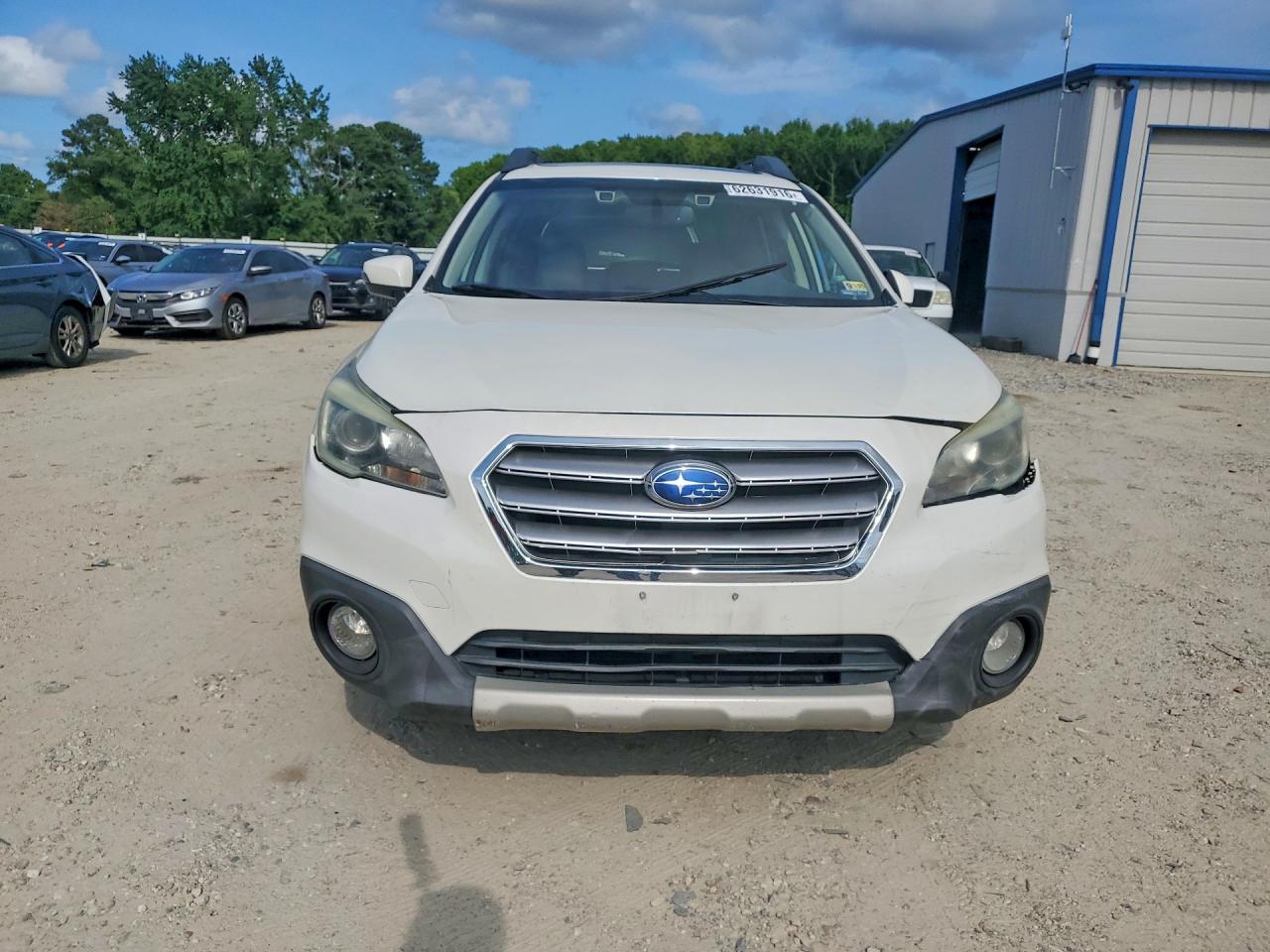 2015 Subaru Outback 3.6r Limited White vin: 4S4BSENC7F3226364
