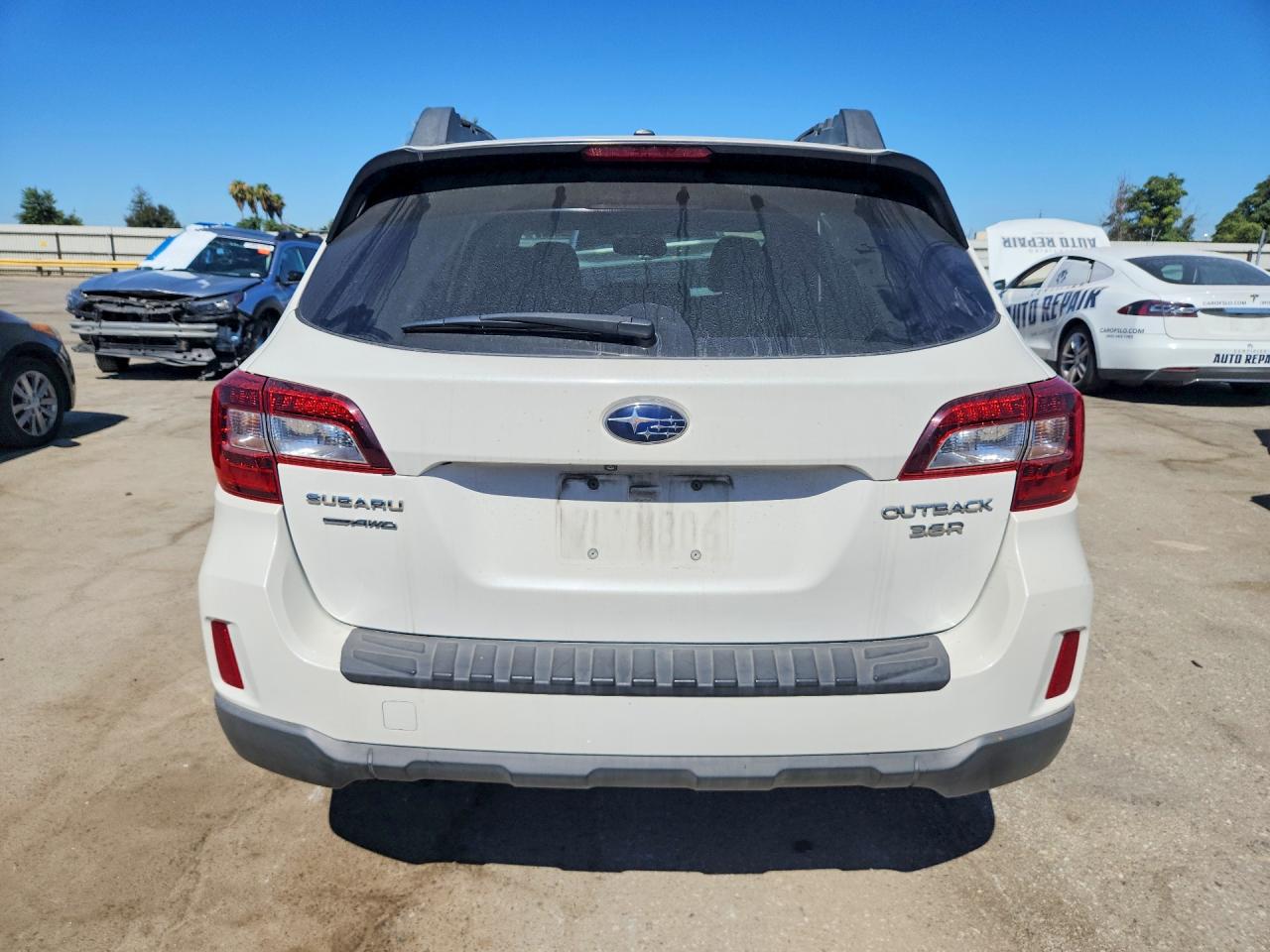 2015 Subaru Outback 3.6r Limited Белый vin: 4S4BSENC7F3349503