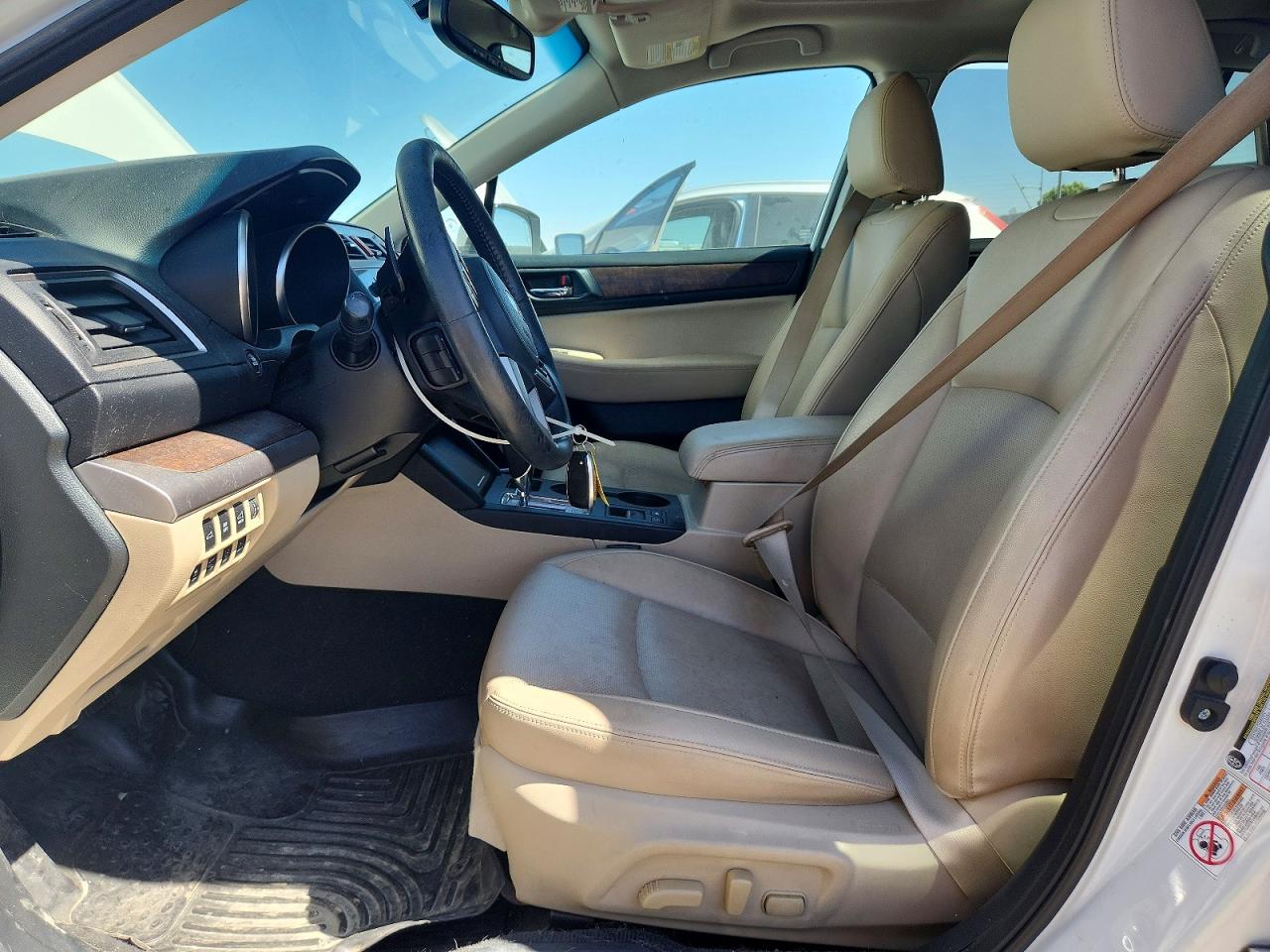 2015 Subaru Outback 3.6r Limited Белый vin: 4S4BSENC7F3349503