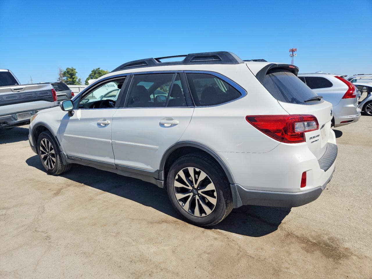 2015 Subaru Outback 3.6r Limited Белый vin: 4S4BSENC7F3349503