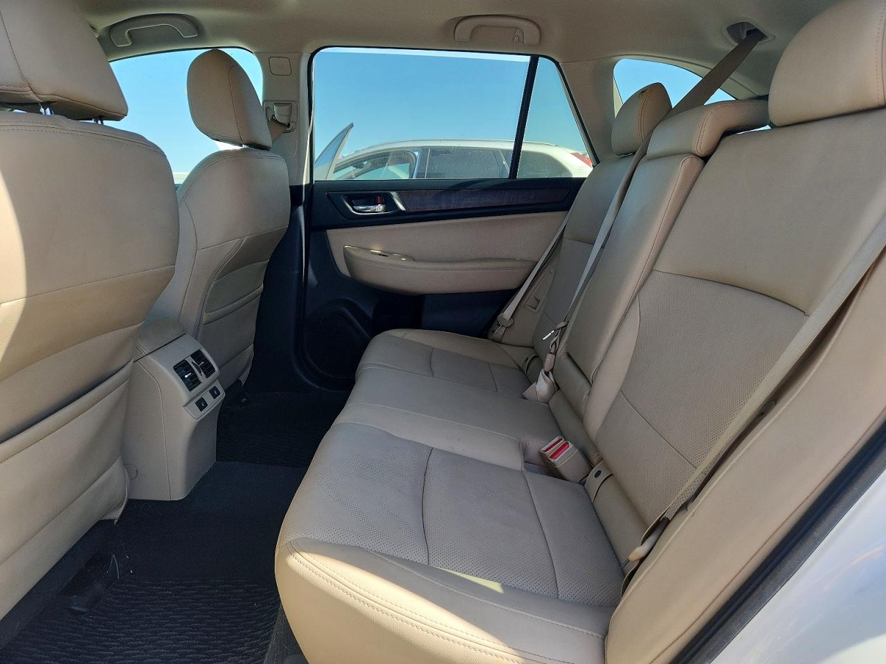 2015 Subaru Outback 3.6r Limited Белый vin: 4S4BSENC7F3349503