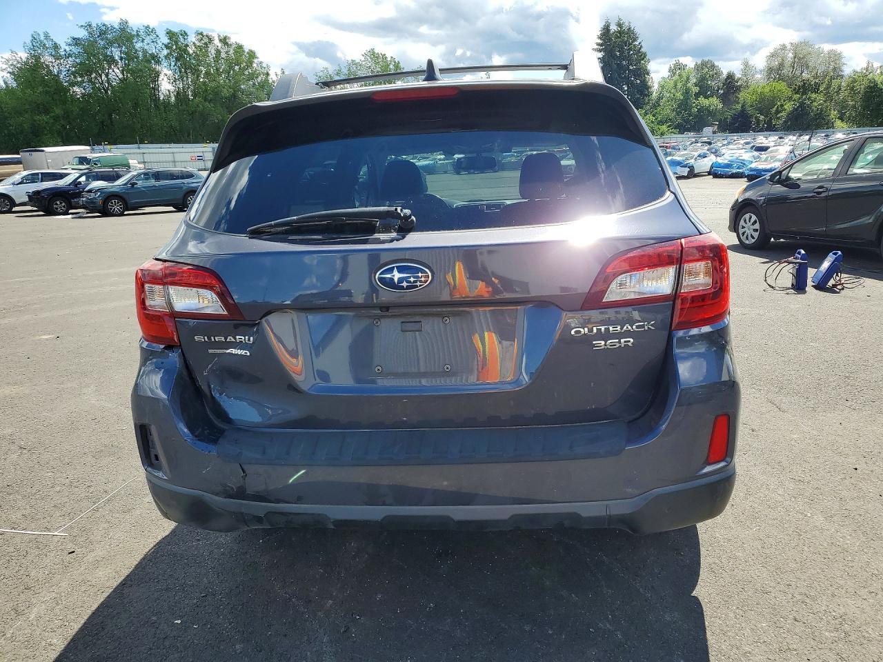 2016 Subaru Outback 3.6r Limited Gray vin: 4S4BSENC7G3314459
