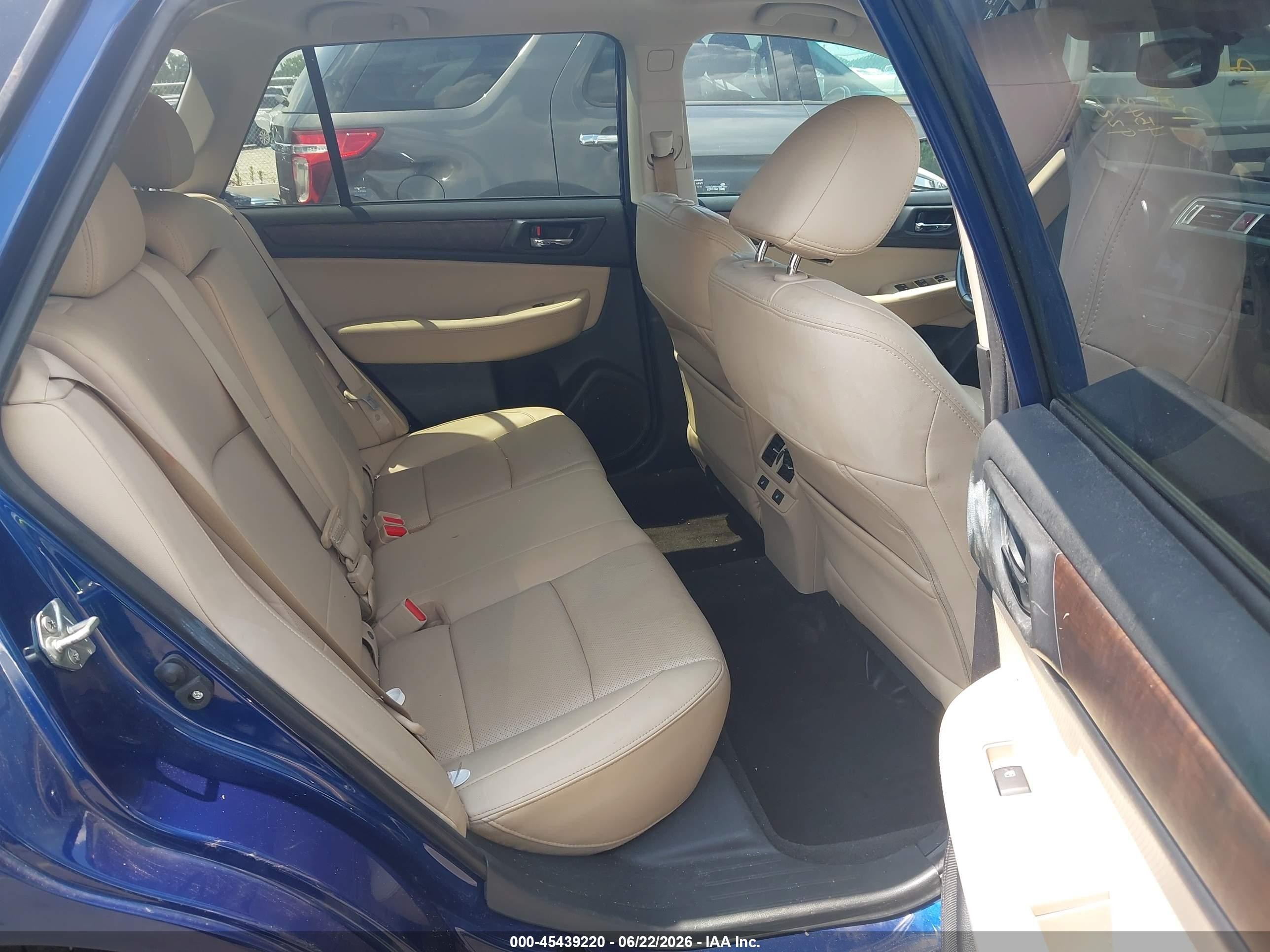 2015 Subaru Outback 3.6r Limited Blue vin: 4S4BSENC8F3223392