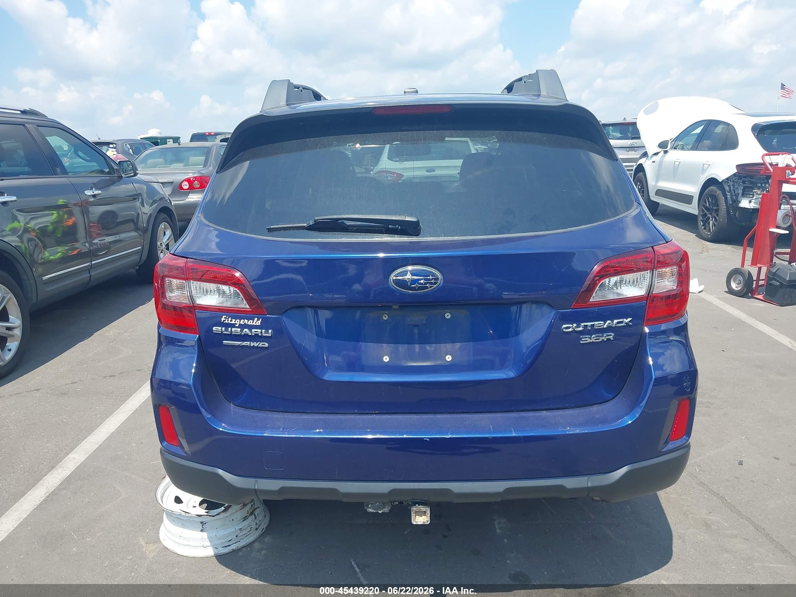 2015 Subaru Outback 3.6r Limited Blue vin: 4S4BSENC8F3223392