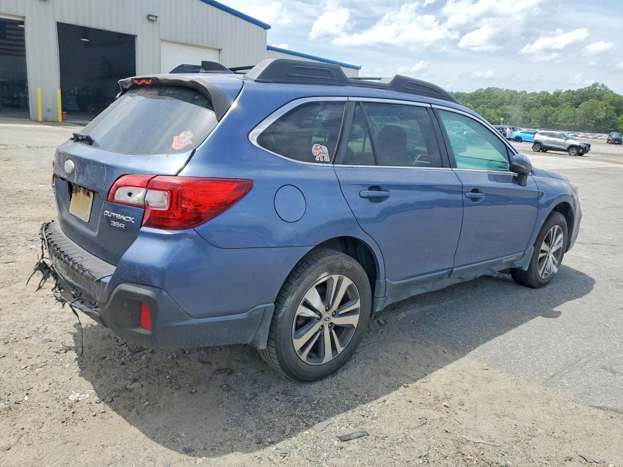 2018 Subaru Outback 3.6r Limited Blue vin: 4S4BSENC8J3367971