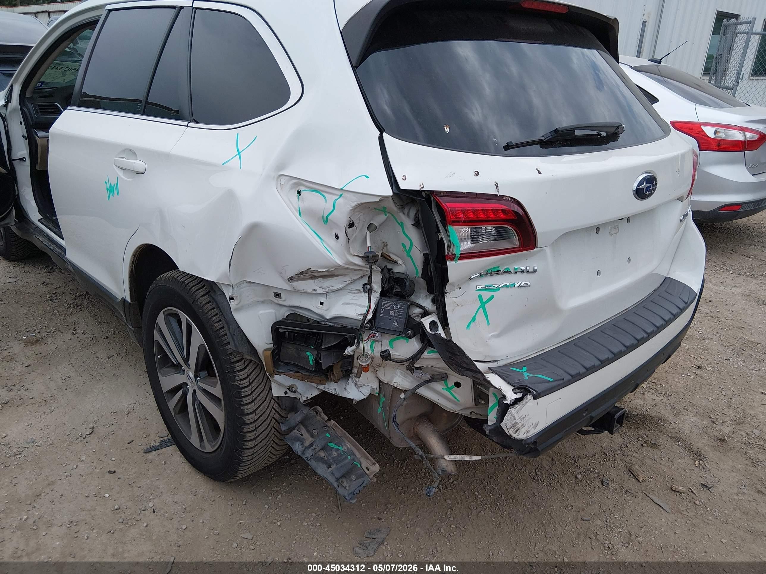 2018 Subaru Outback 3.6r Limited White vin: 4S4BSENC9J3249802
