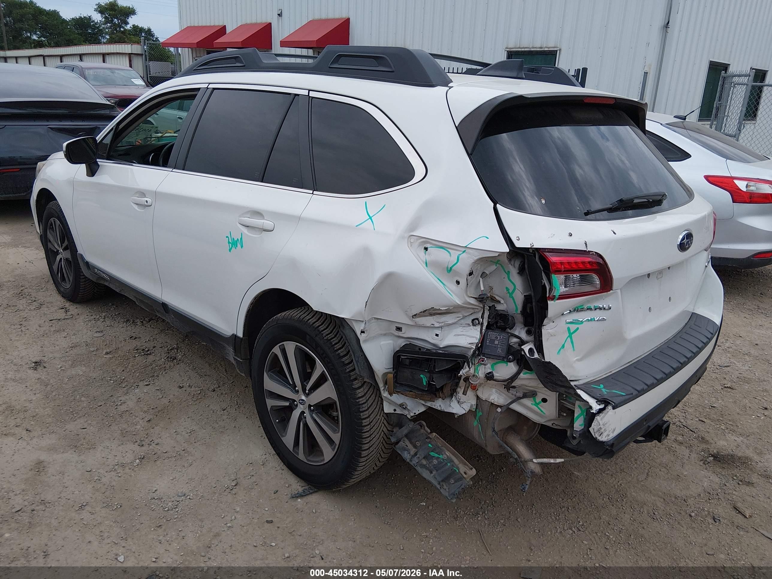 2018 Subaru Outback 3.6r Limited White vin: 4S4BSENC9J3249802