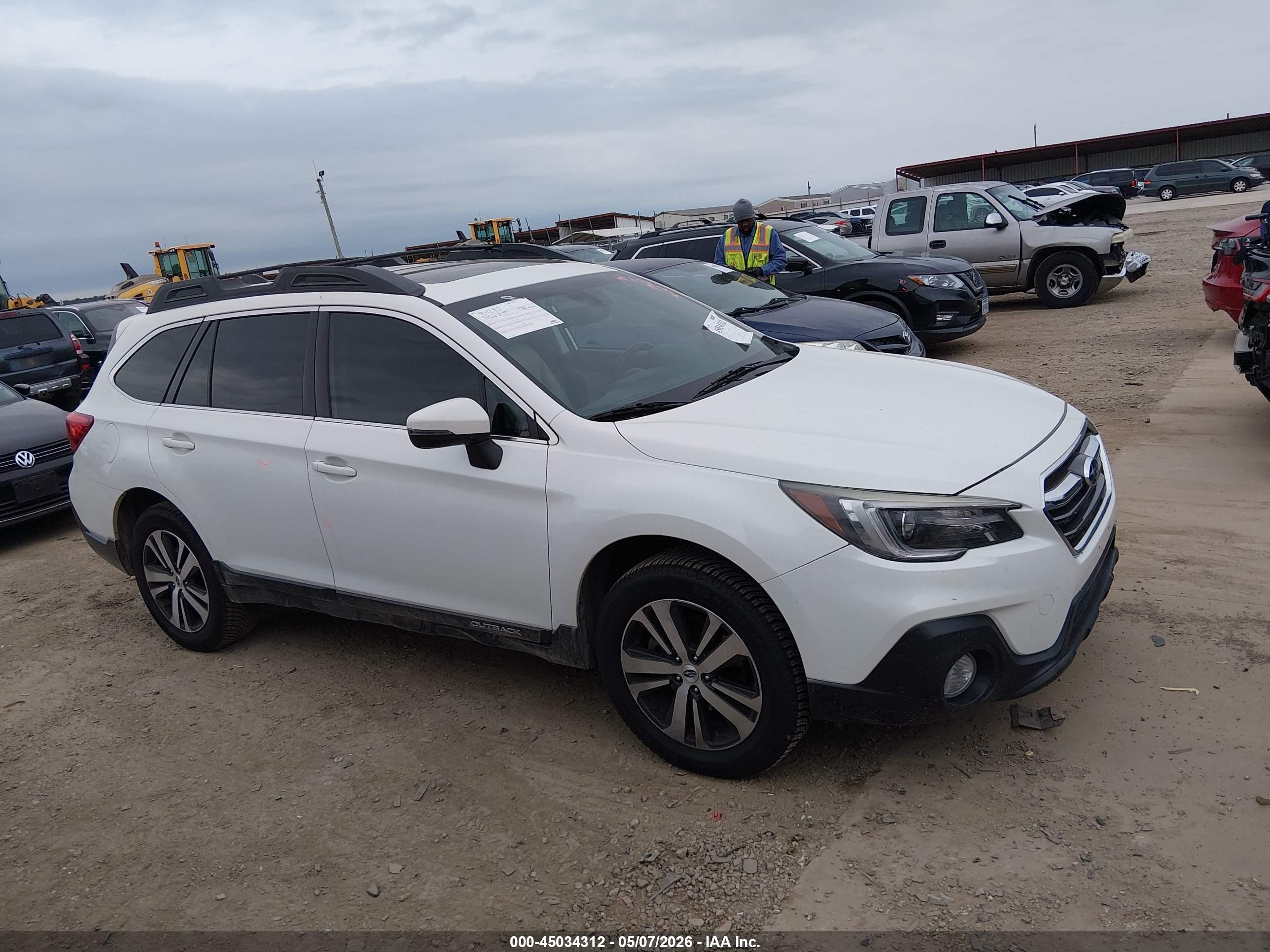 2018 Subaru Outback 3.6r Limited White vin: 4S4BSENC9J3249802