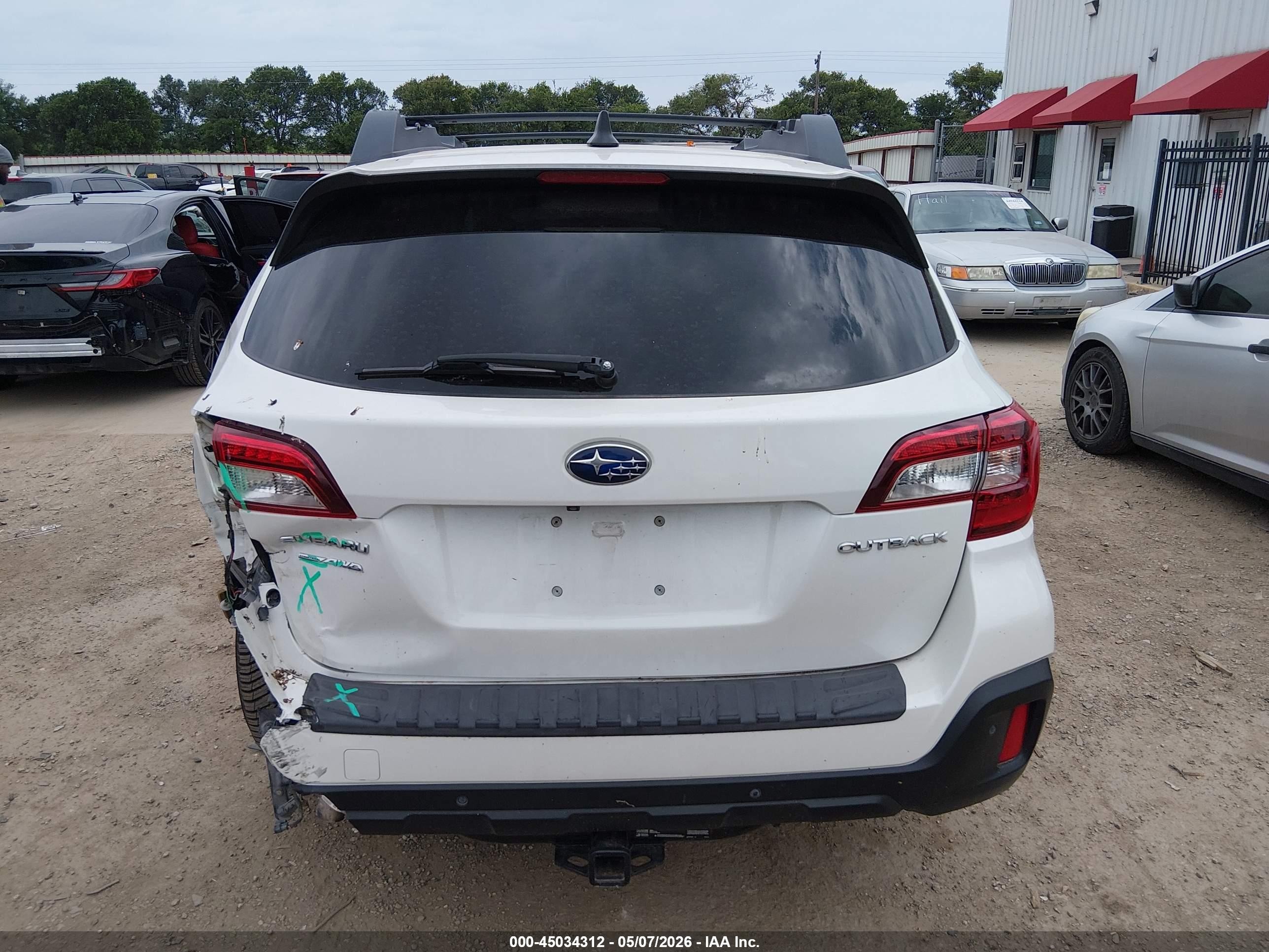 2018 Subaru Outback 3.6r Limited White vin: 4S4BSENC9J3249802