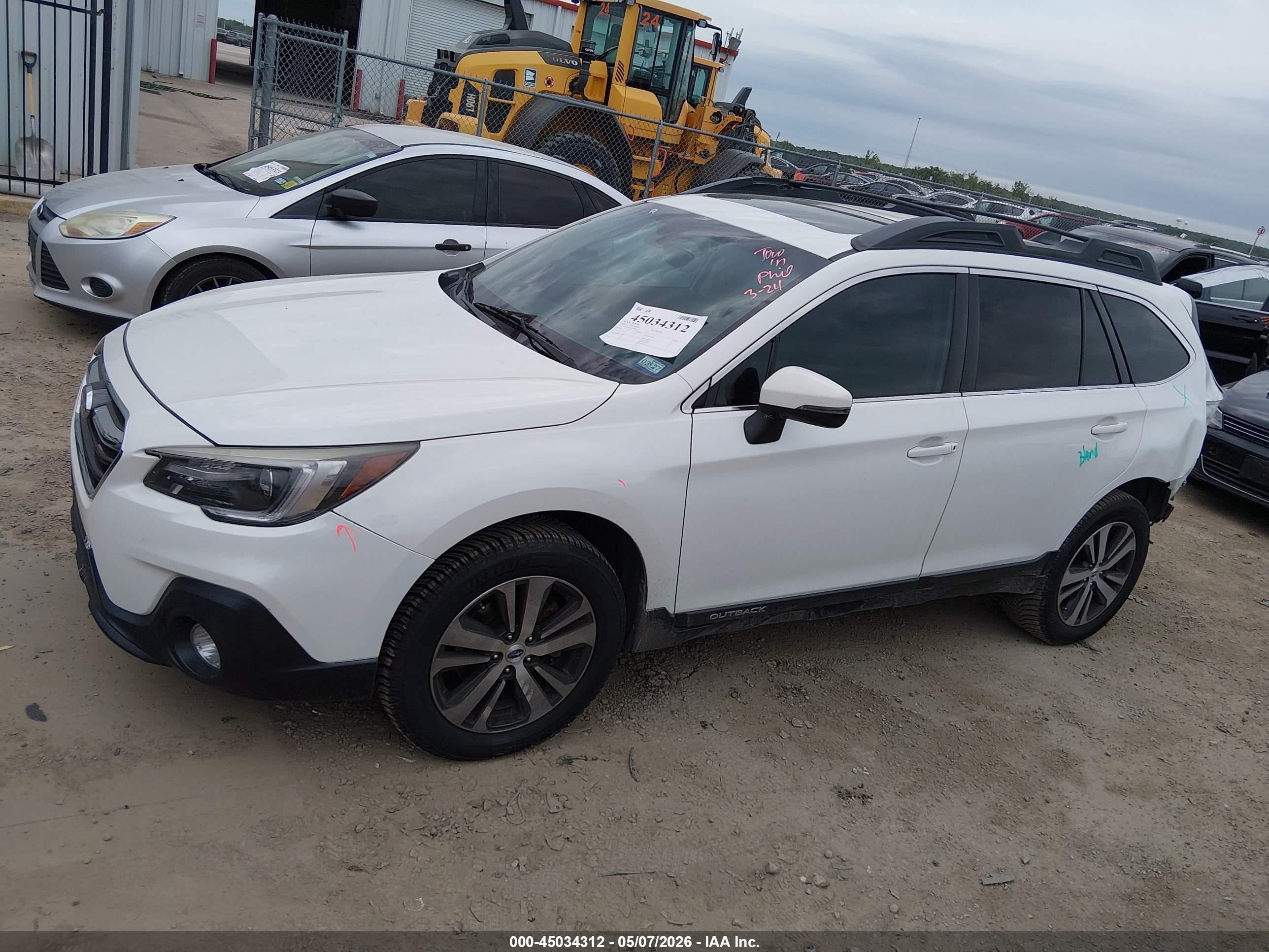 2018 Subaru Outback 3.6r Limited White vin: 4S4BSENC9J3249802