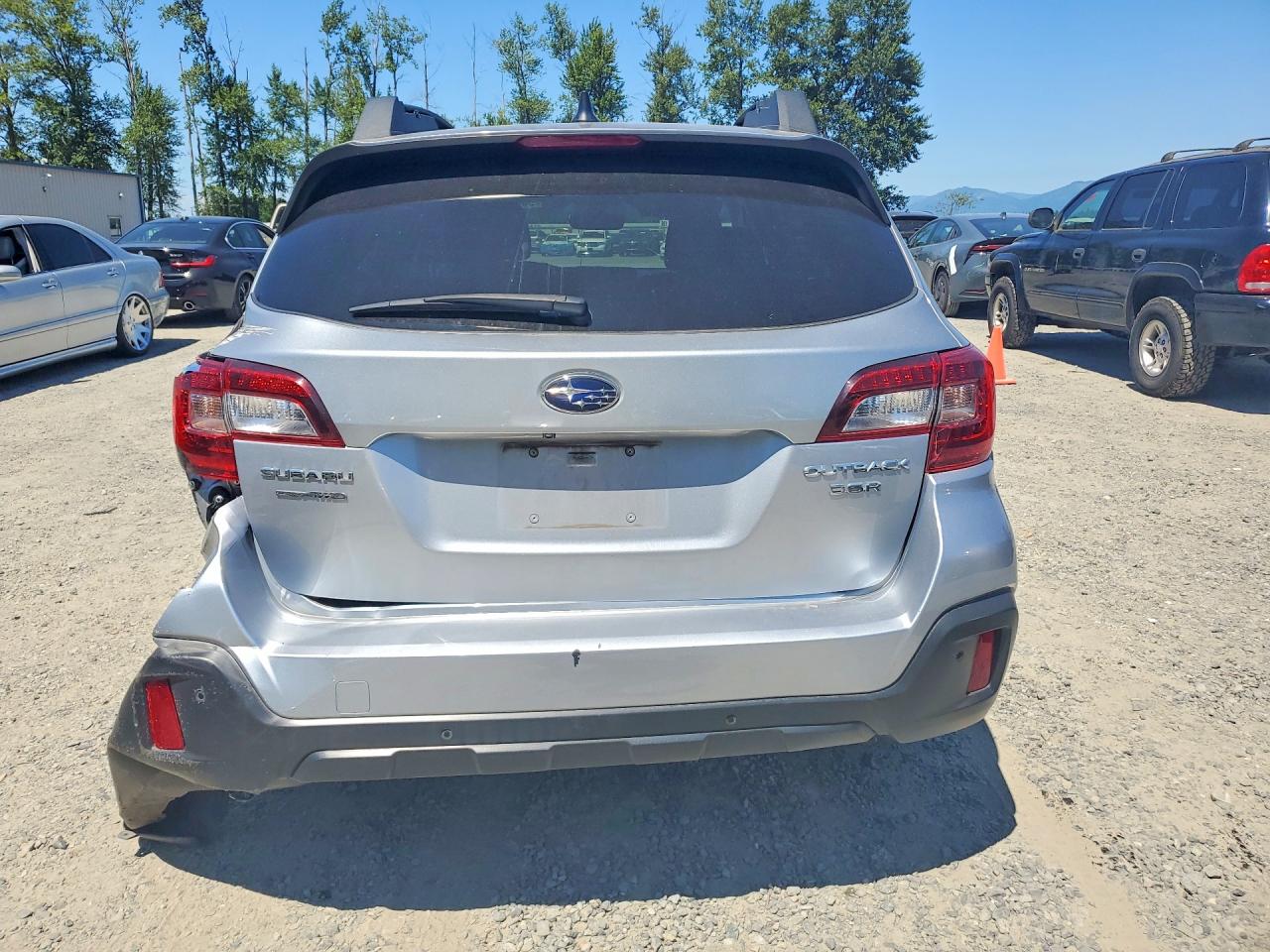 2019 Subaru Outback 3.6r Limited Silver vin: 4S4BSENC9K3317730