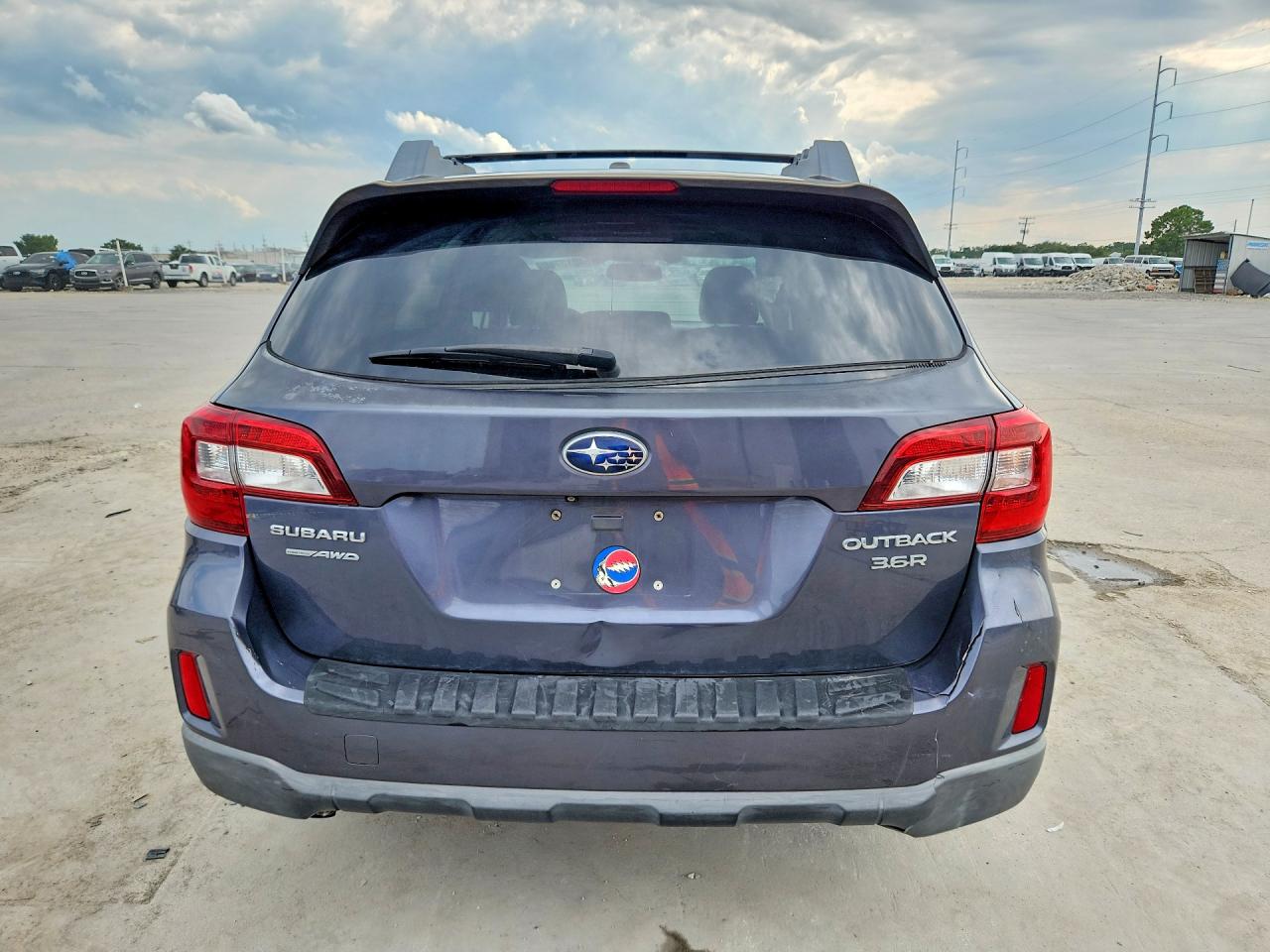 2015 Subaru Outback 3.6r Limited Gray vin: 4S4BSENCXF3280287