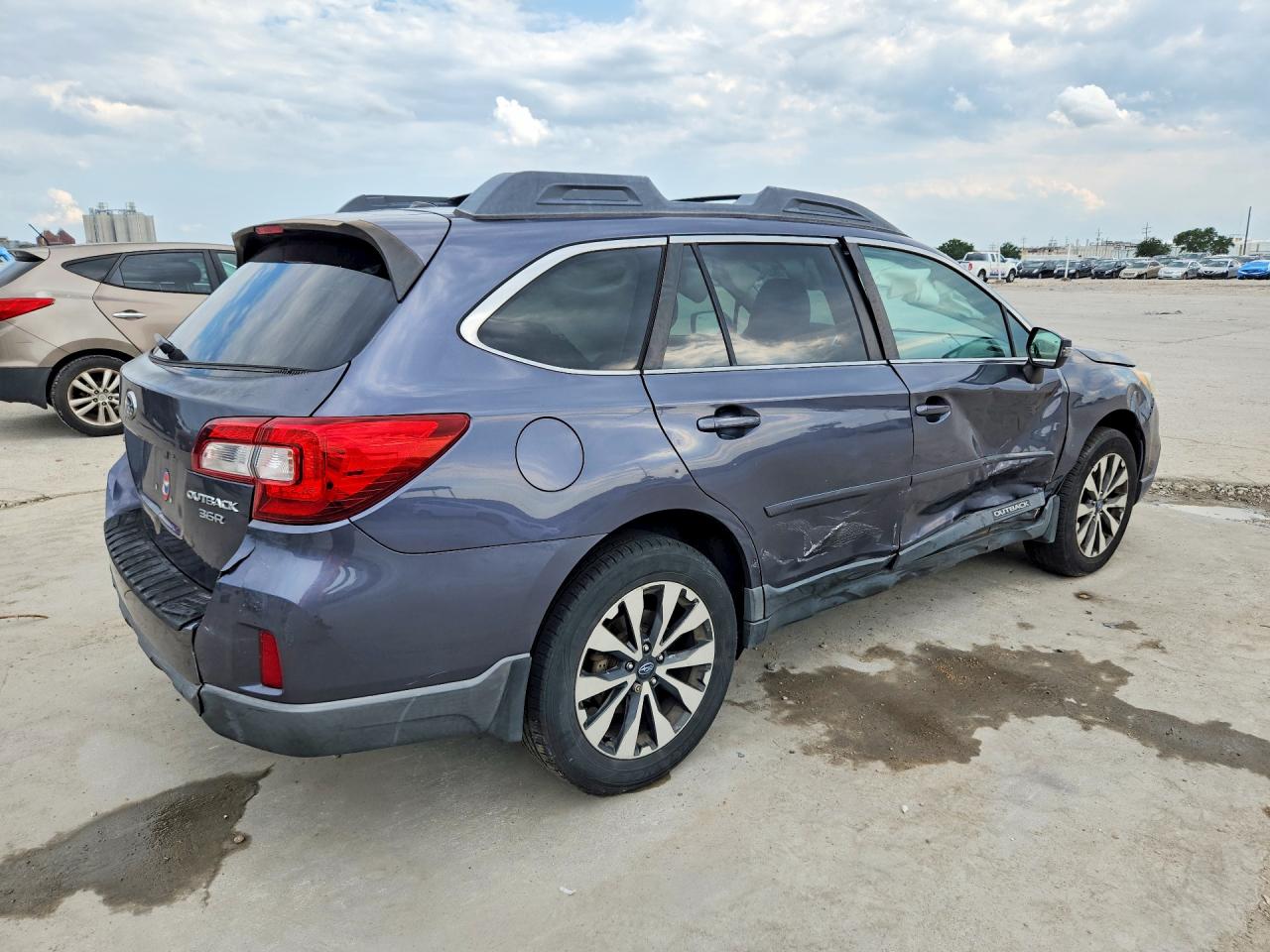 2015 Subaru Outback 3.6r Limited Gray vin: 4S4BSENCXF3280287