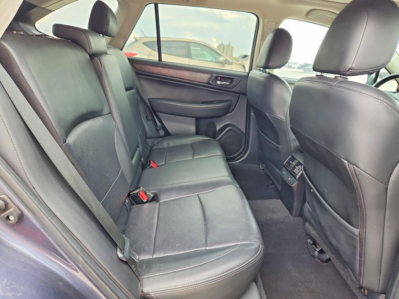 2015 Subaru Outback 3.6r Limited Gray vin: 4S4BSENCXF3280287