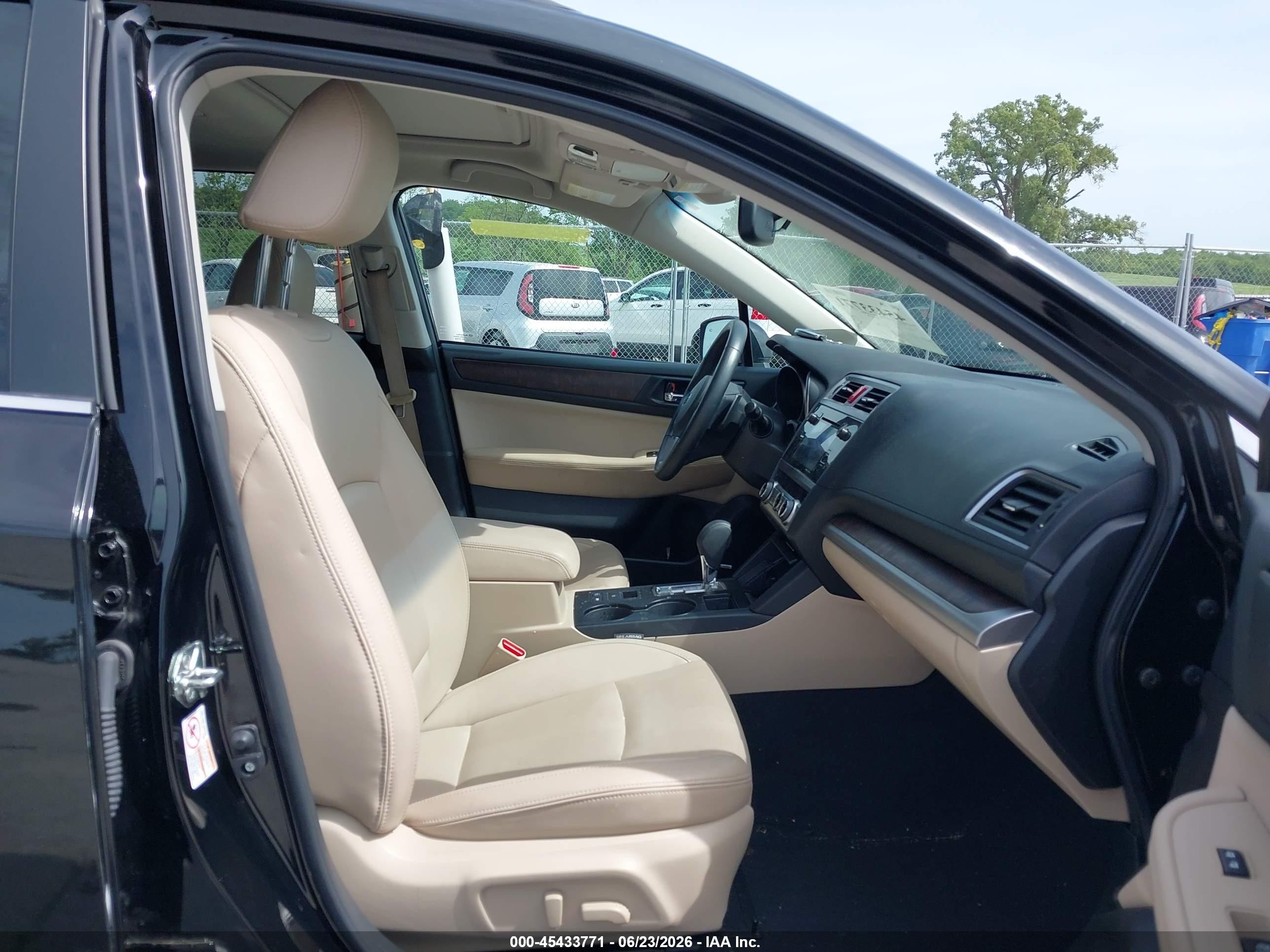 2015 Subaru Outback 3.6r Limited Черный vin: 4S4BSENCXF3287515