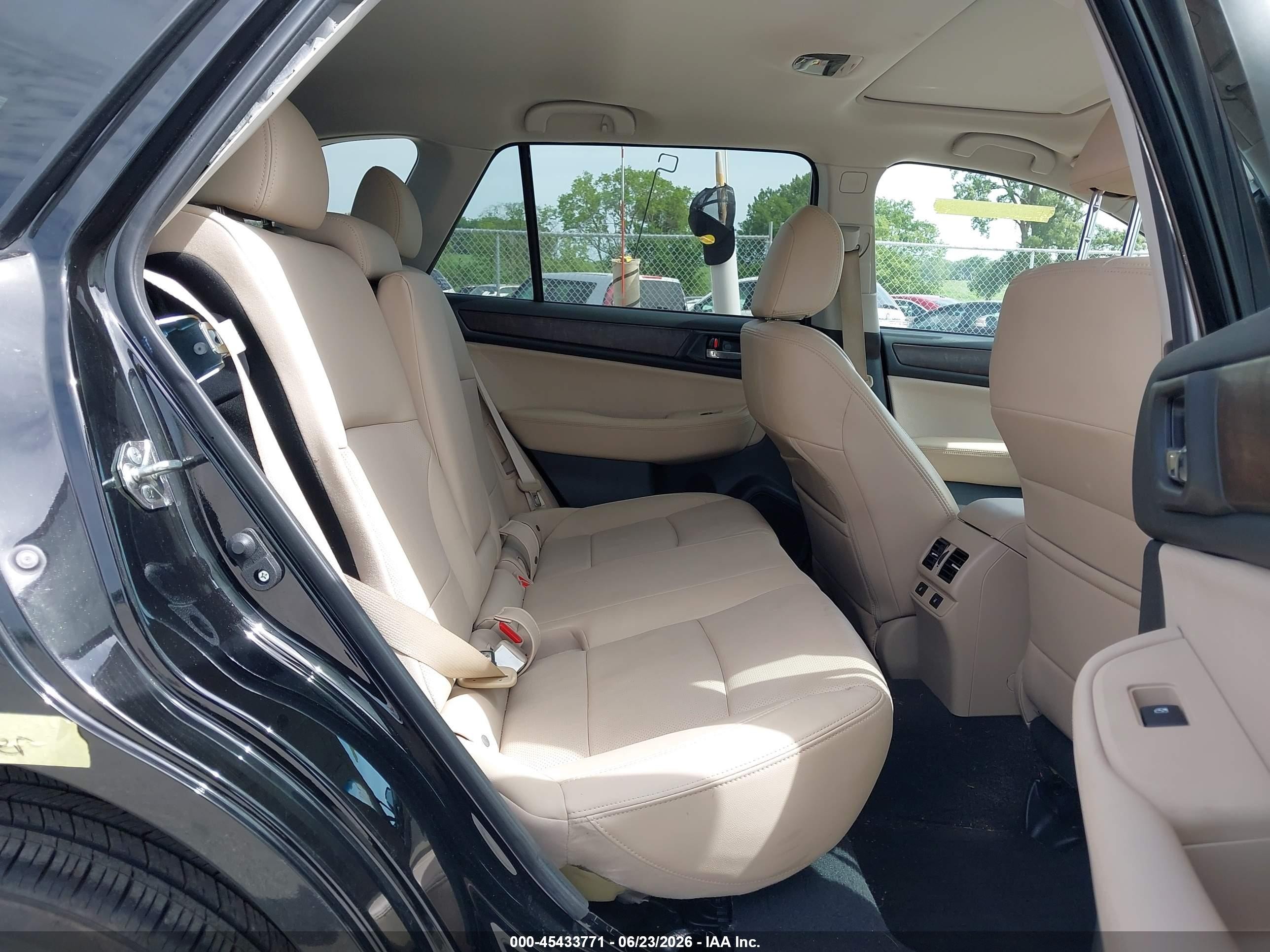 2015 Subaru Outback 3.6r Limited Черный vin: 4S4BSENCXF3287515