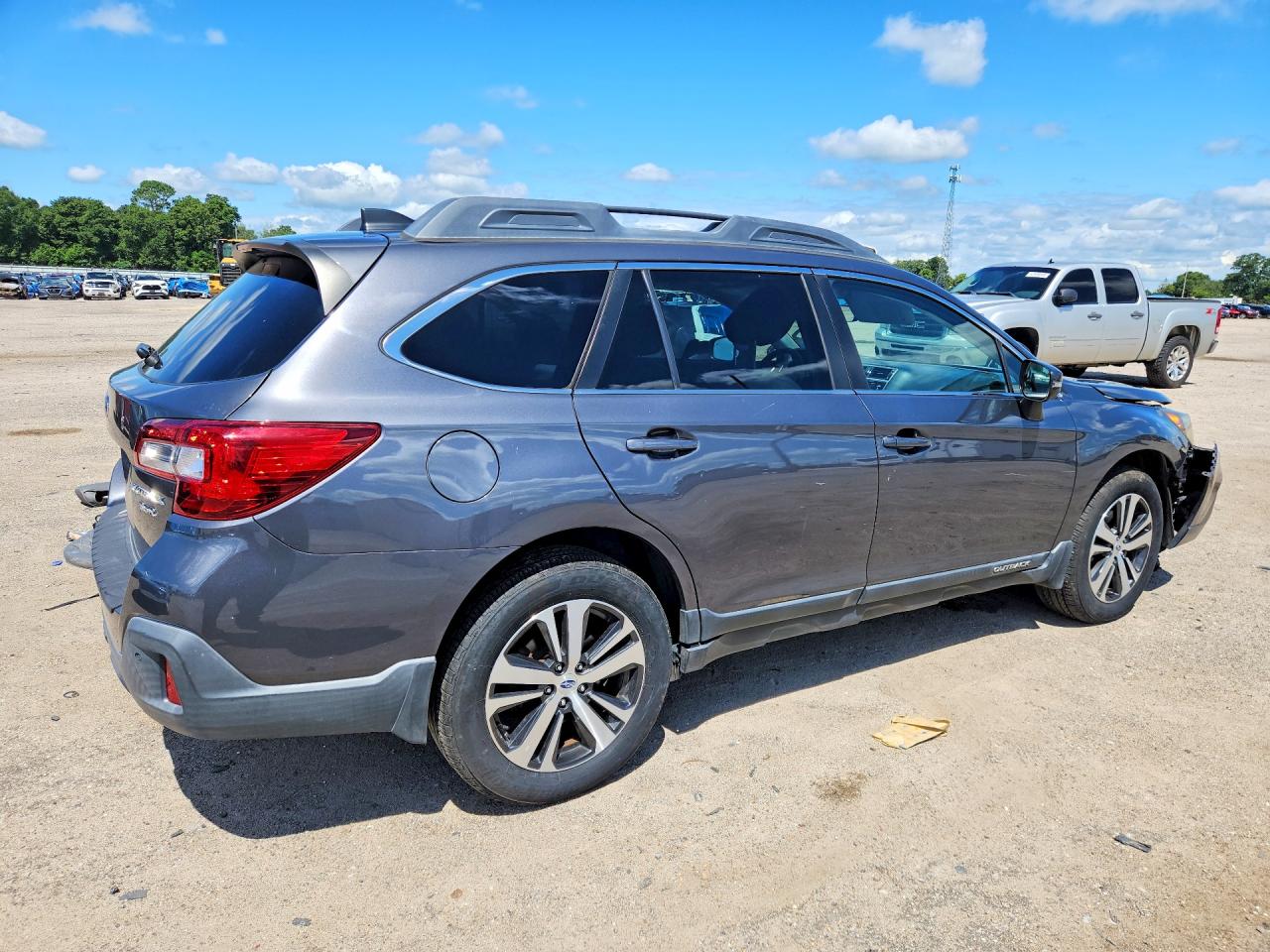 2018 Subaru Outback 3.6r Limited Charcoal vin: 4S4BSENCXJ3383301