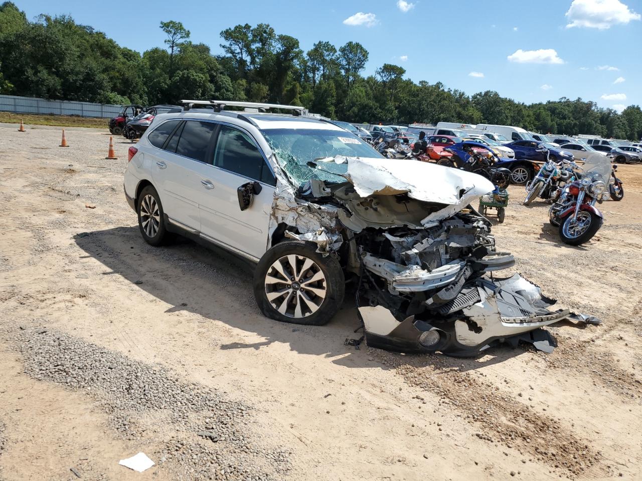 2018 Subaru Outback Touring White vin: 4S4BSETC2J3319692