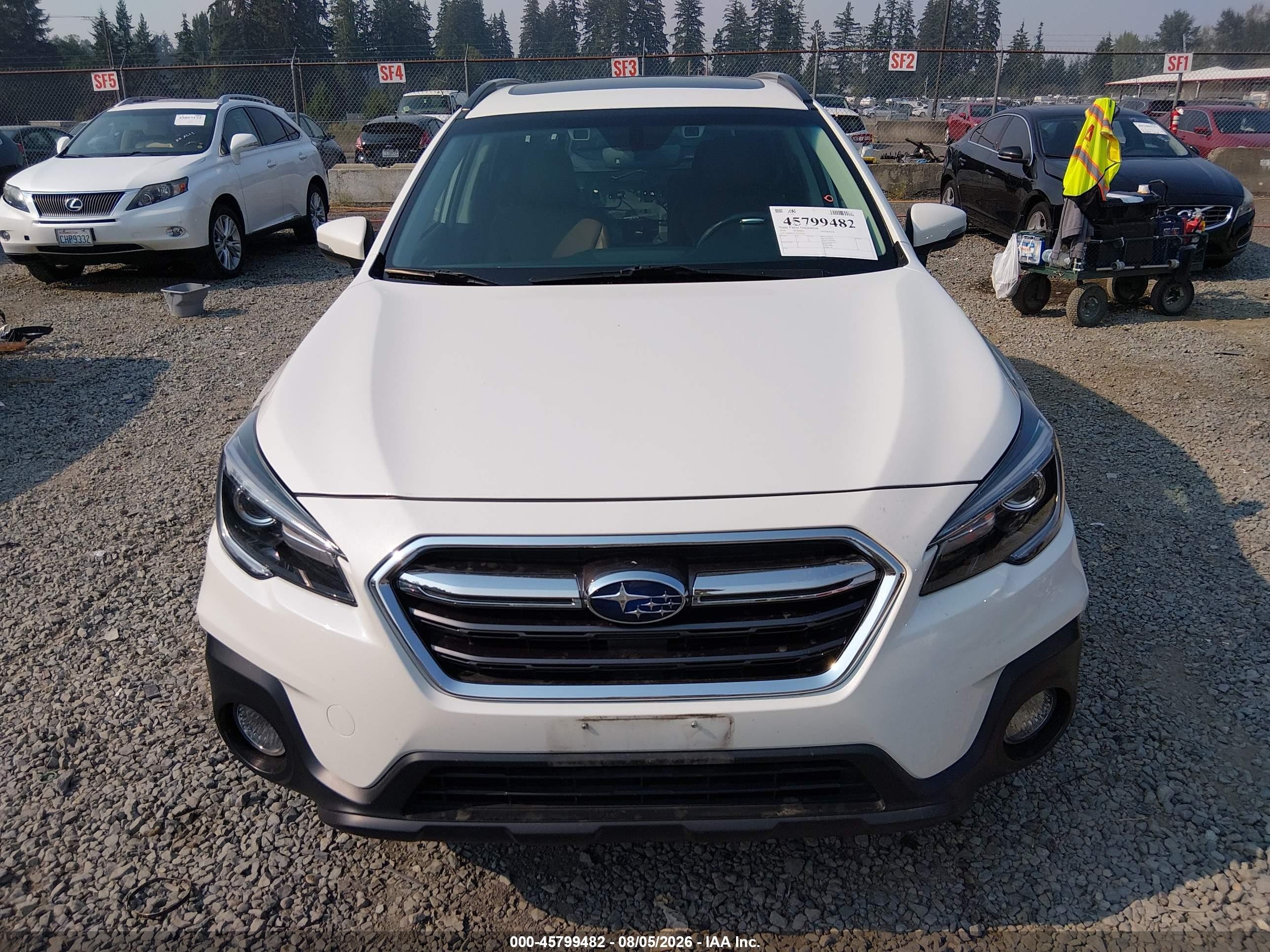 2018 Subaru Outback 3.6r Touring White vin: 4S4BSETC5J3215603