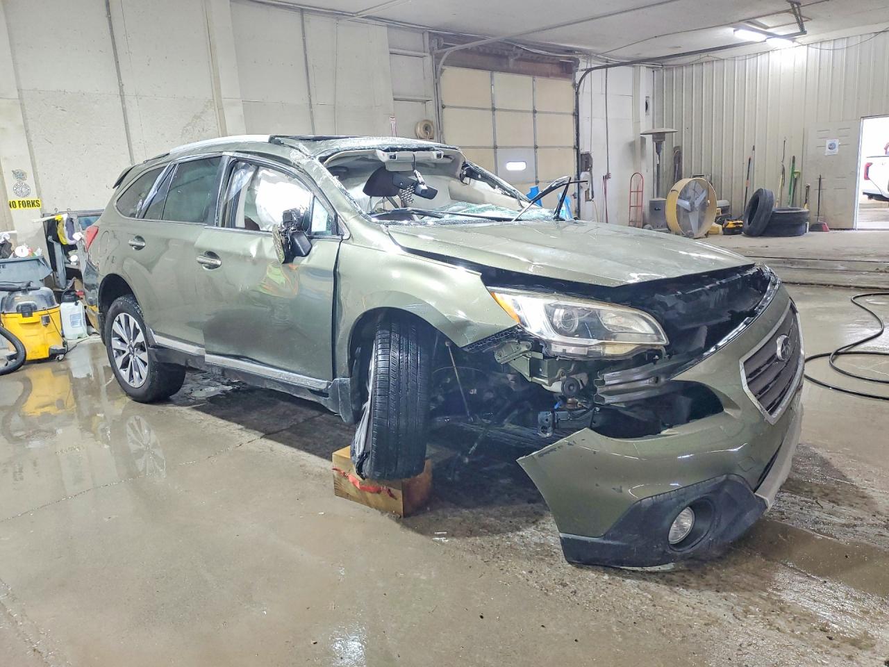 2017 Subaru Outback Touring Green vin: 4S4BSETC6H3356898