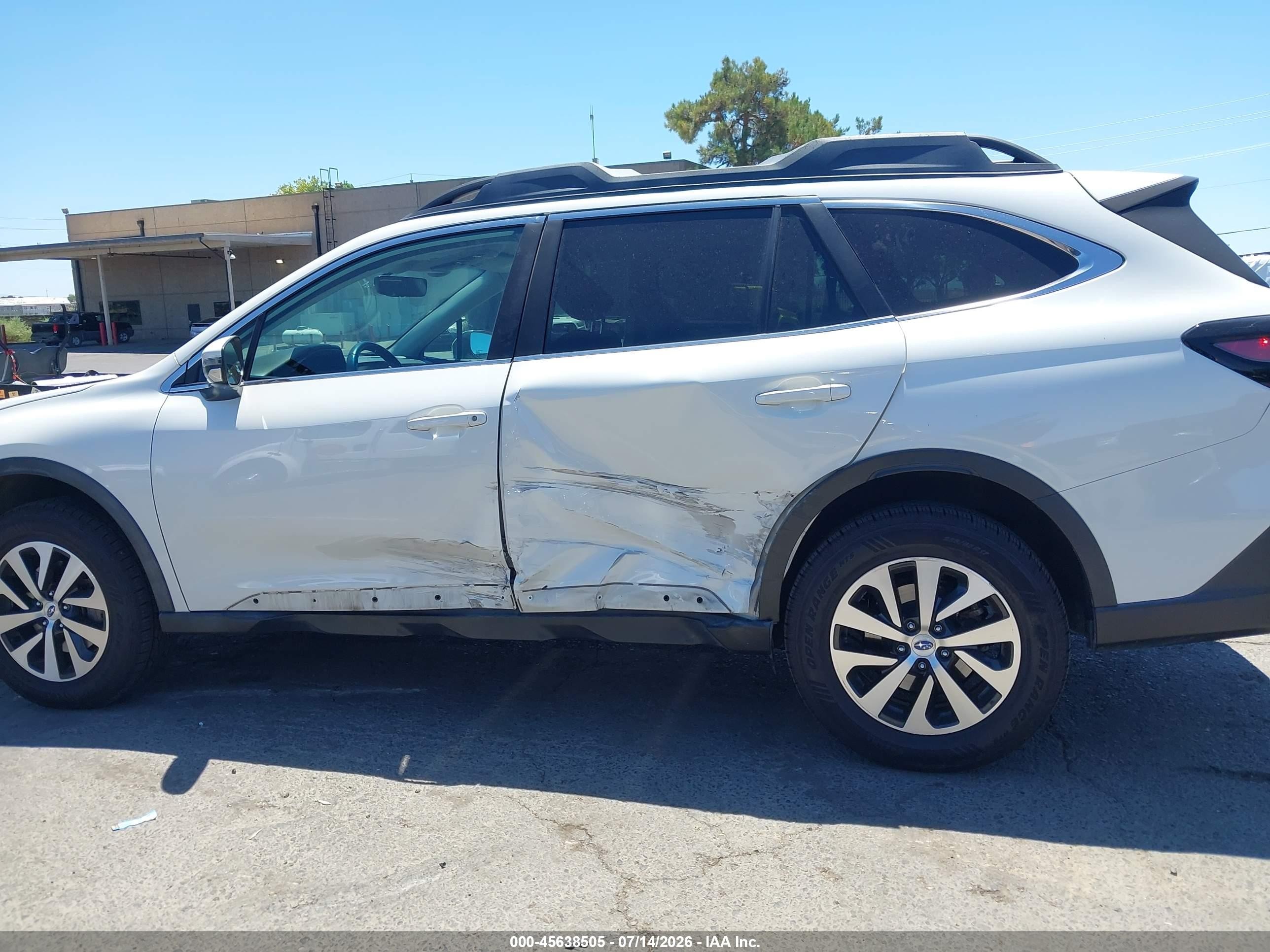 2020 Subaru Outback Premium White vin: 4S4BTACC0L3167274