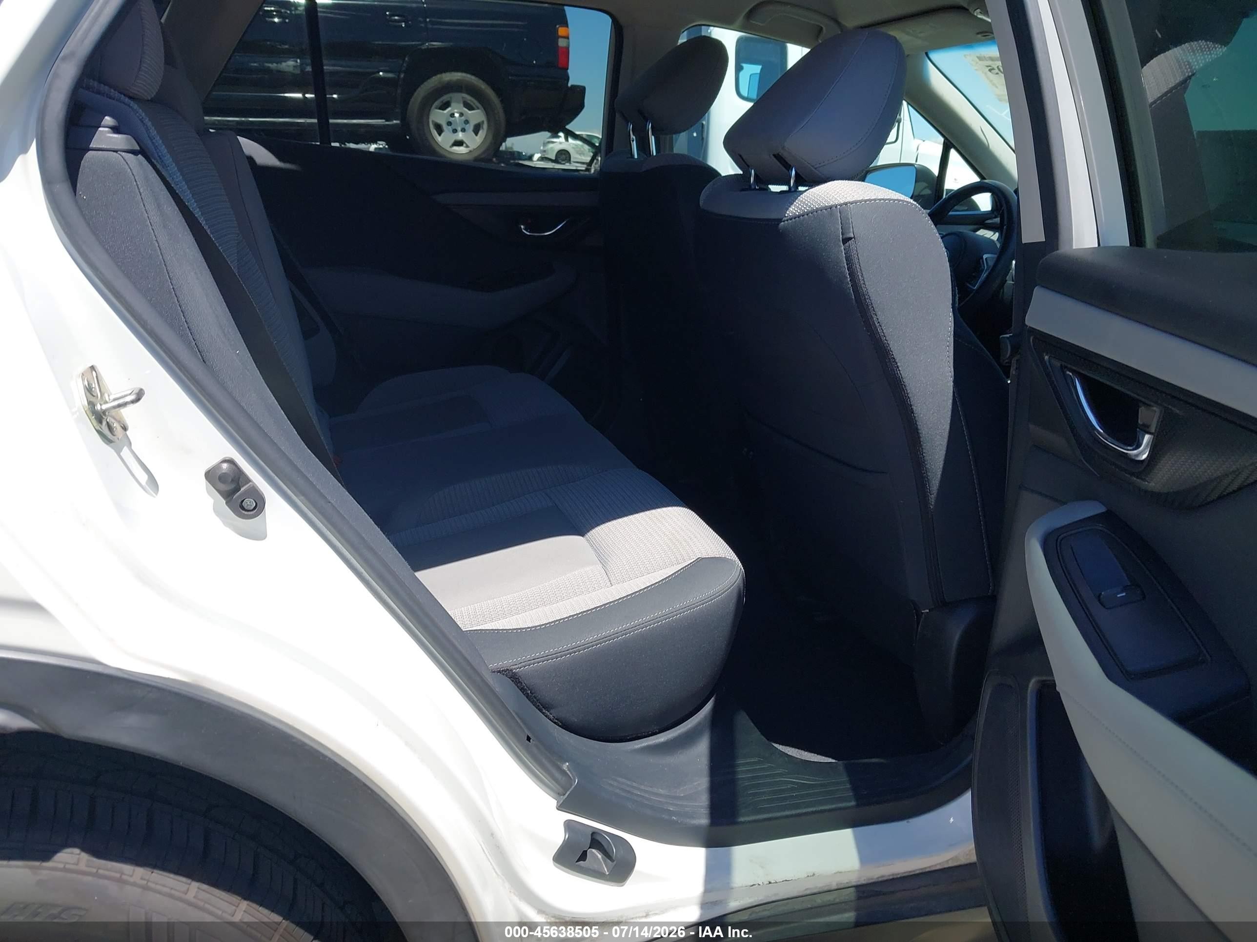 2020 Subaru Outback Premium White vin: 4S4BTACC0L3167274