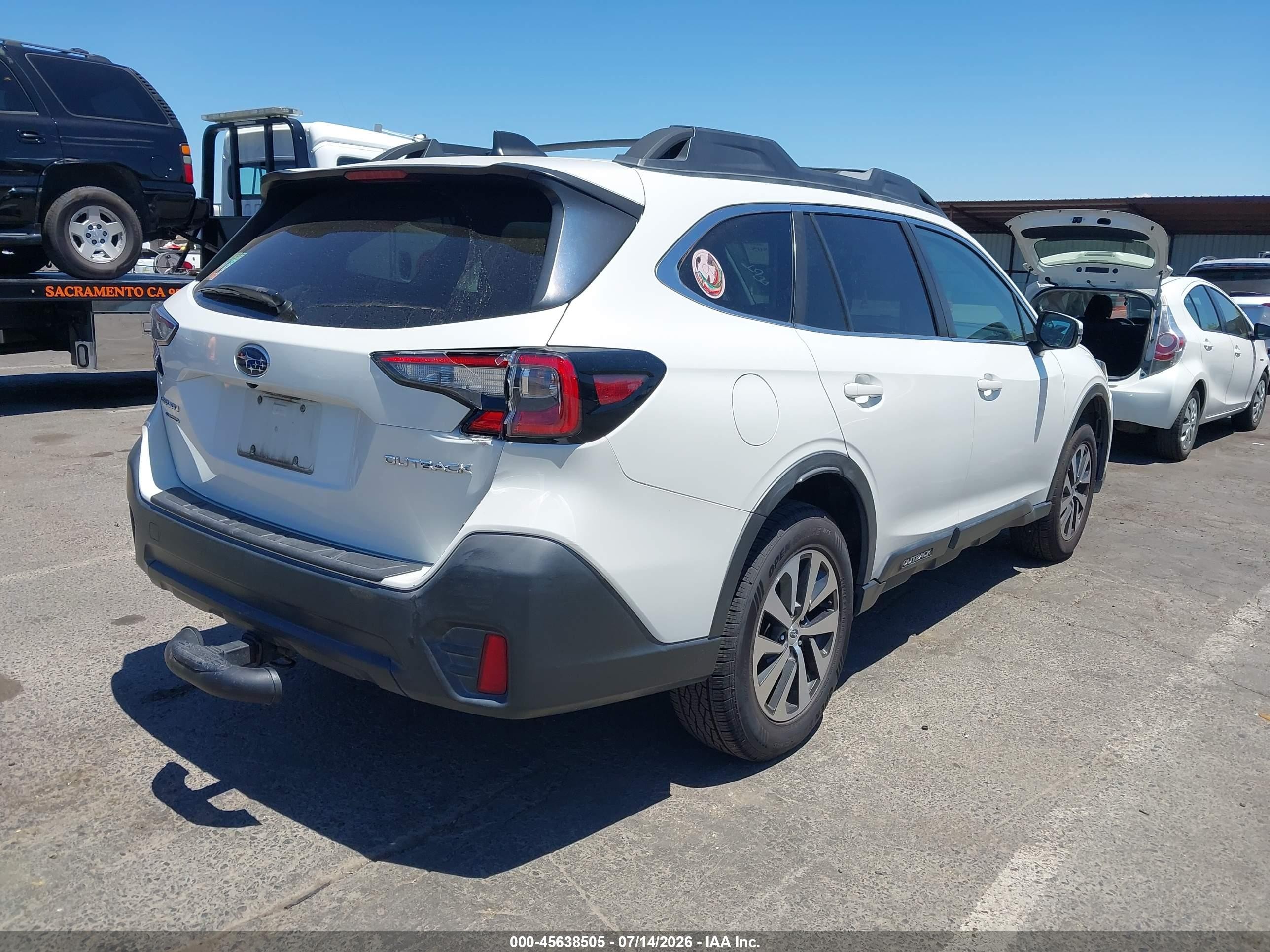 2020 Subaru Outback Premium White vin: 4S4BTACC0L3167274