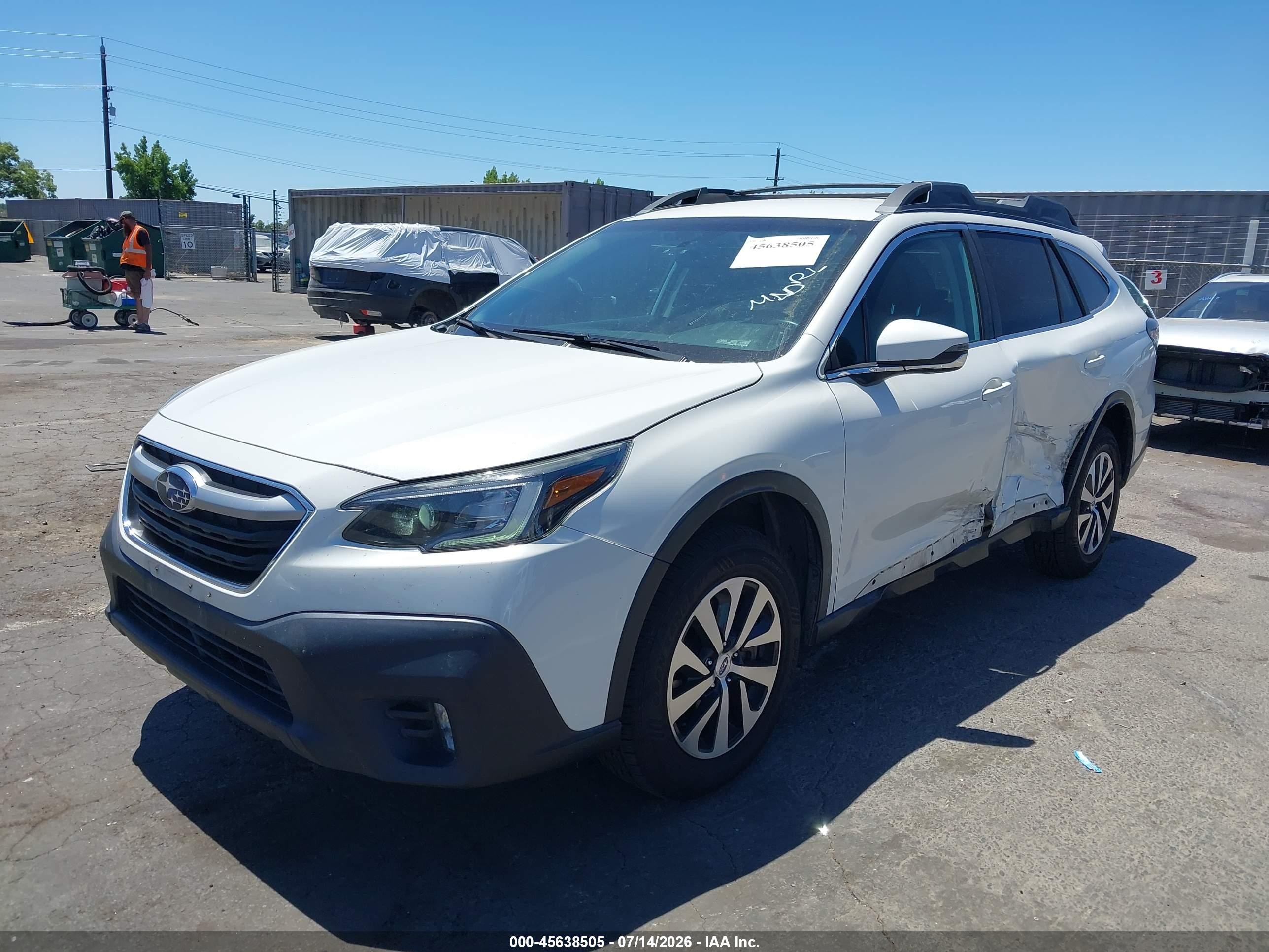 2020 Subaru Outback Premium White vin: 4S4BTACC0L3167274
