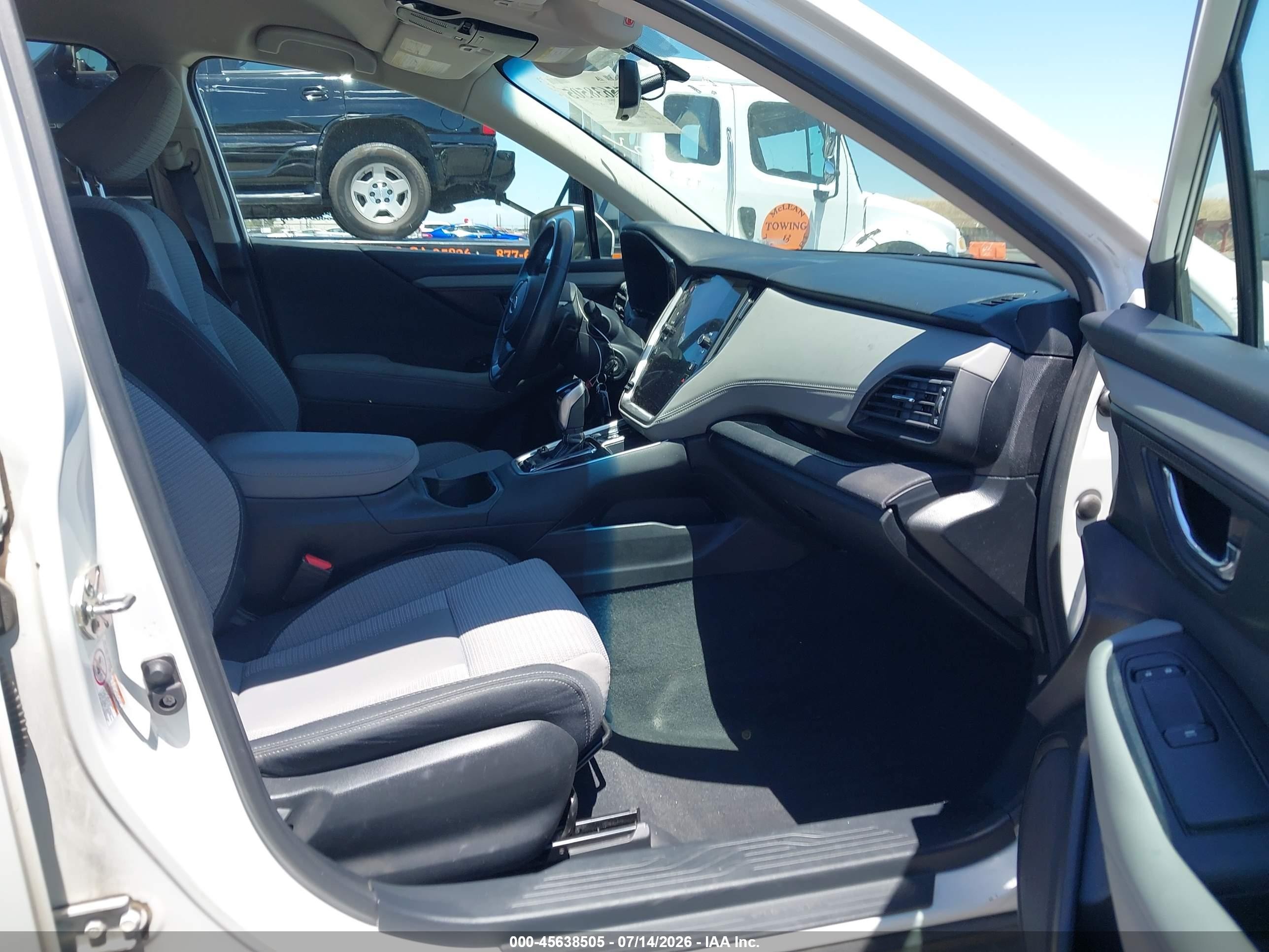 2020 Subaru Outback Premium White vin: 4S4BTACC0L3167274