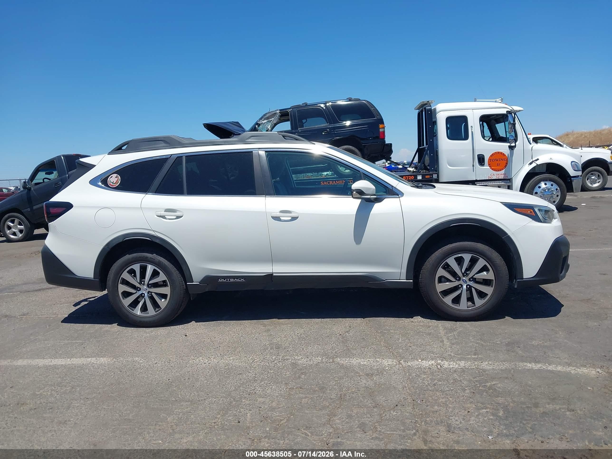 2020 Subaru Outback Premium White vin: 4S4BTACC0L3167274