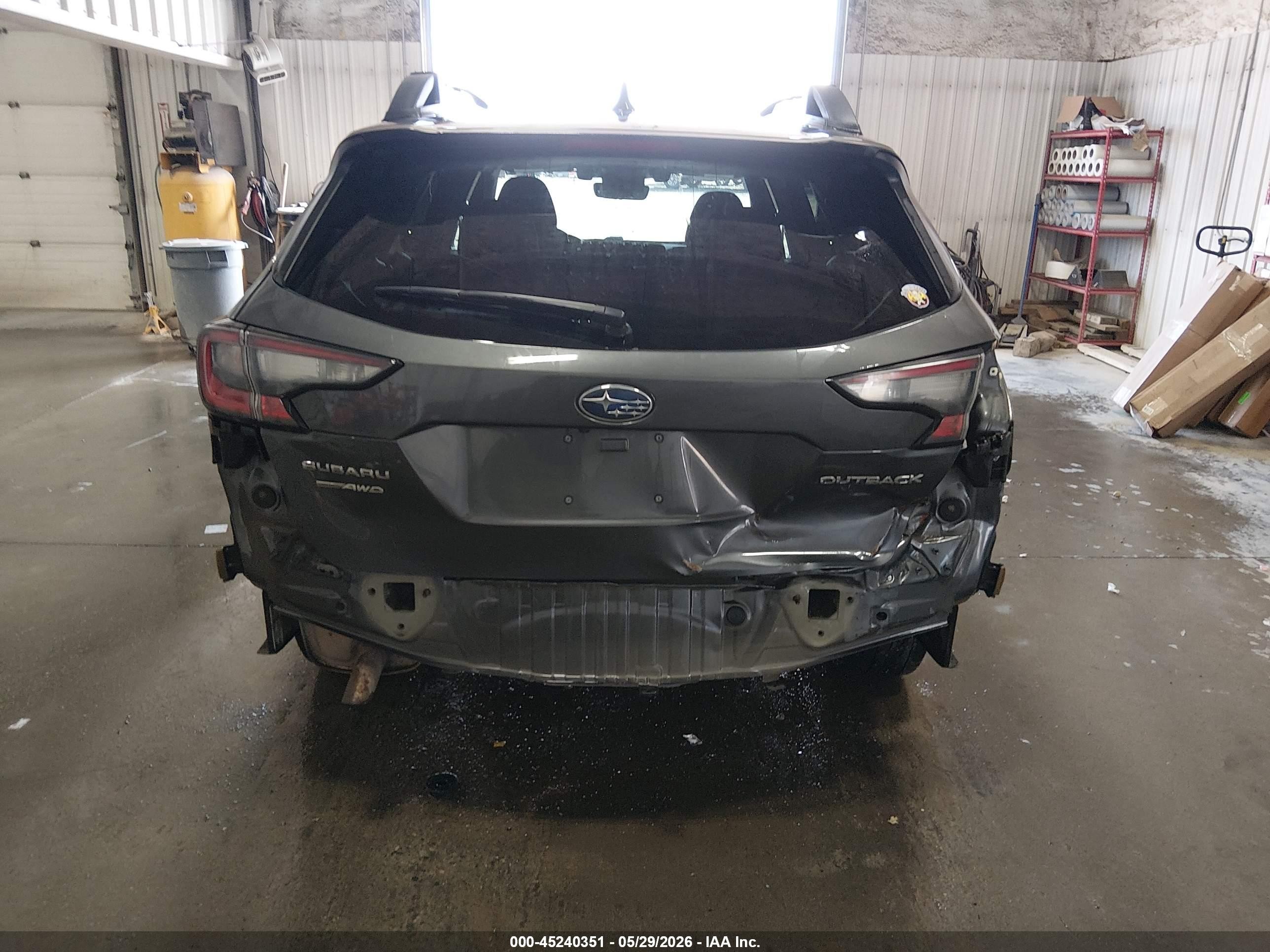 2020 Subaru Outback Premium Gray vin: 4S4BTACC2L3255551