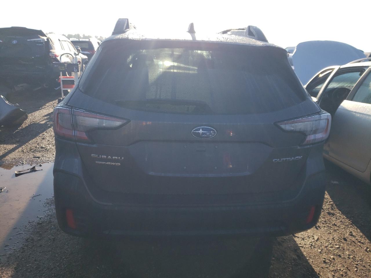 2020 Subaru Outback Premium Gray vin: 4S4BTACC3L3248253