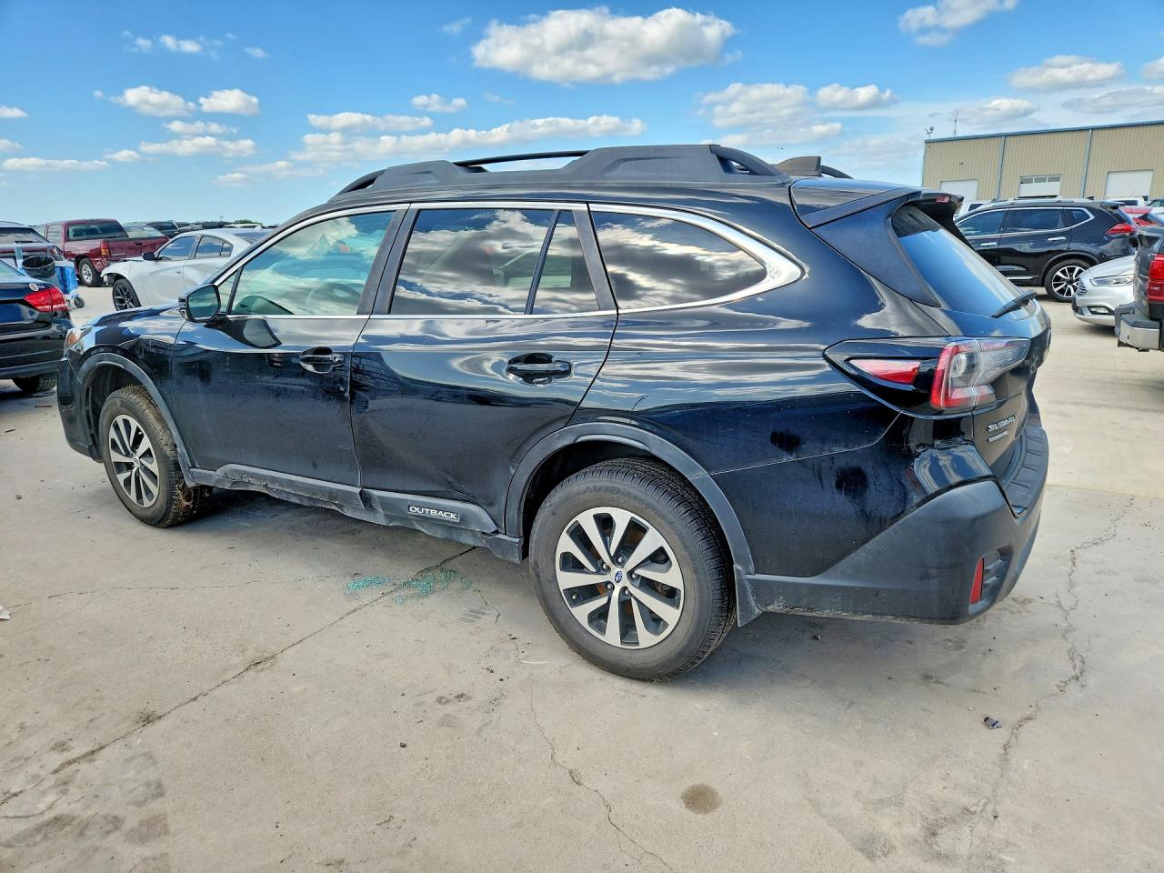 2020 Subaru Outback Premium Black vin: 4S4BTACC8L3231528