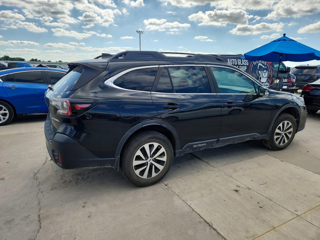 2020 Subaru Outback Premium Black vin: 4S4BTACC8L3231528