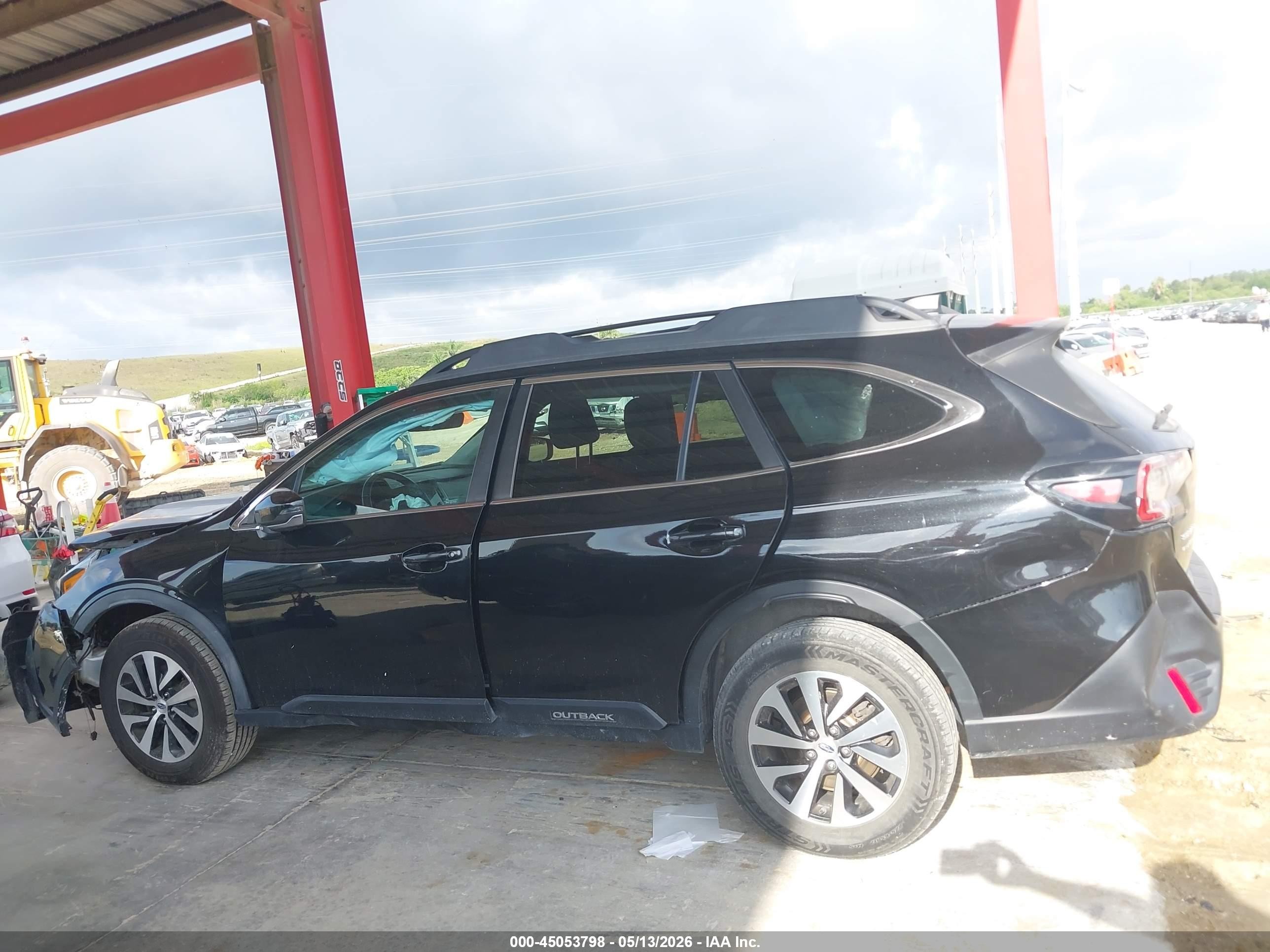 2020 Subaru Outback Premium Black vin: 4S4BTACCXL3113271