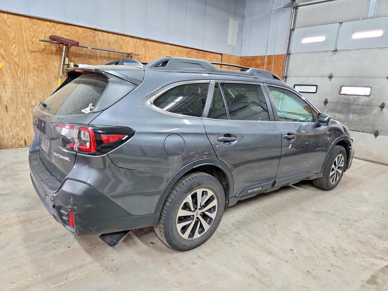 2021 Subaru Outback Premium Gray vin: 4S4BTADC0M3113747
