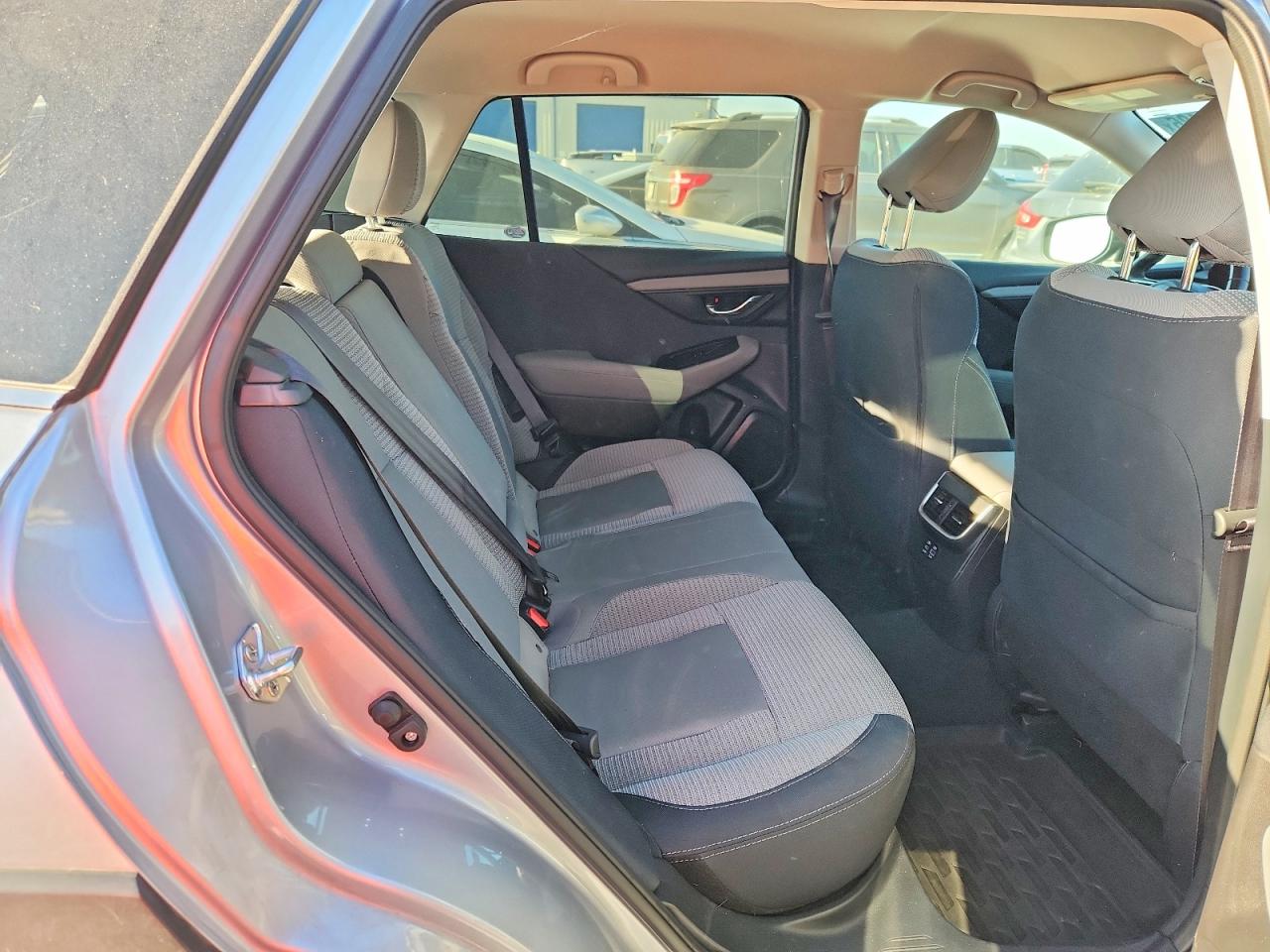 2023 Subaru Outback Premium Серебряный vin: 4S4BTADC0P3166078