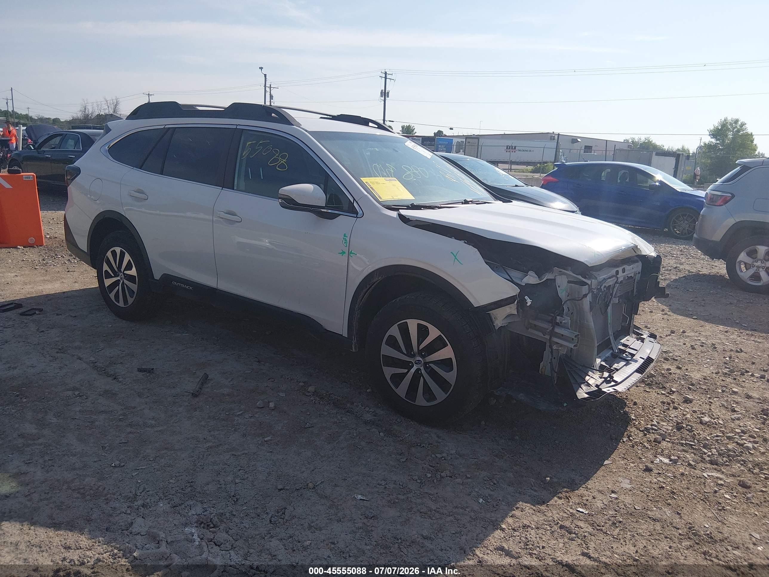 2021 Subaru Outback Premium White vin: 4S4BTADC1M3144201