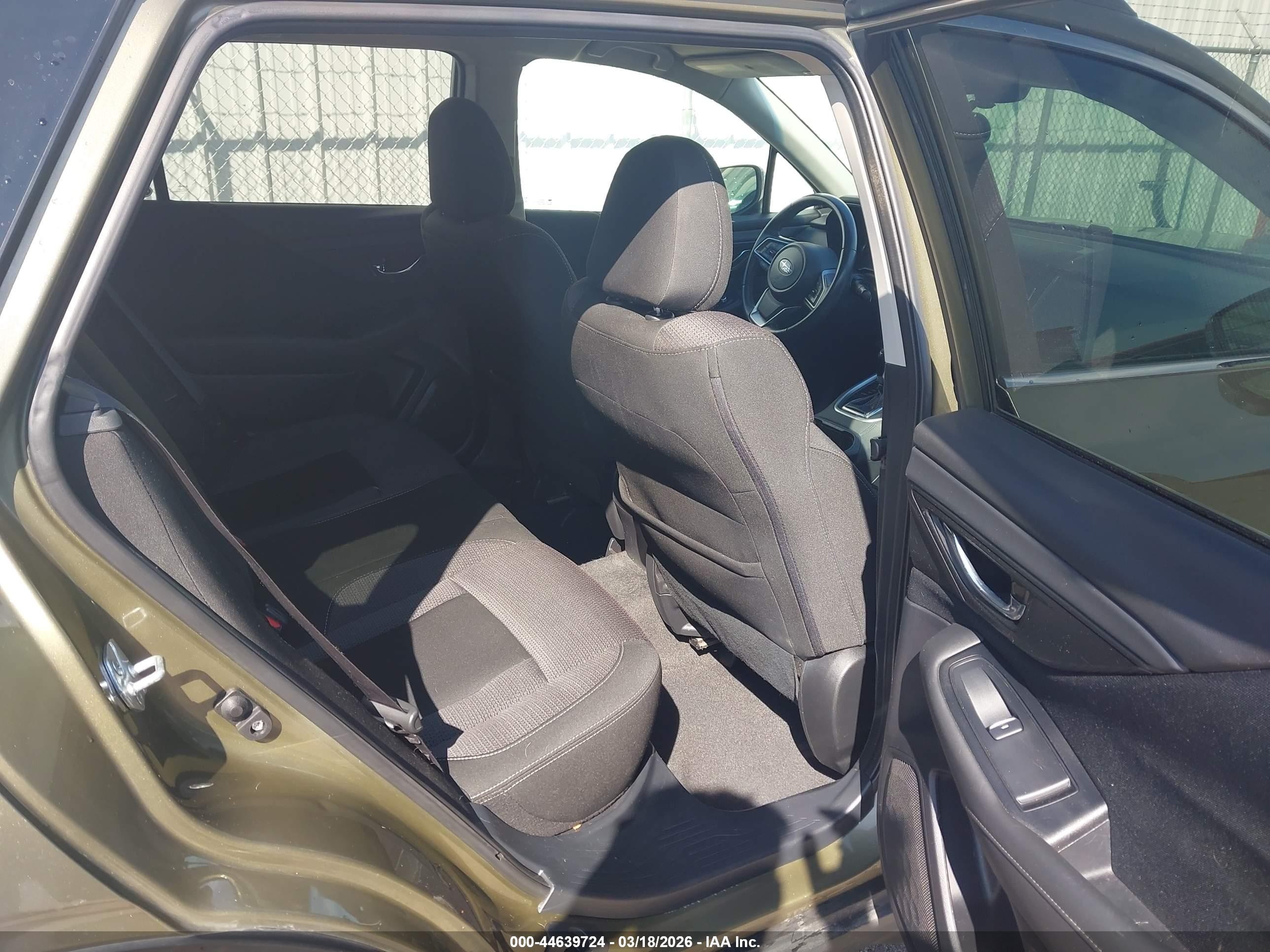2021 Subaru Outback Premium Green vin: 4S4BTADC7M3181365