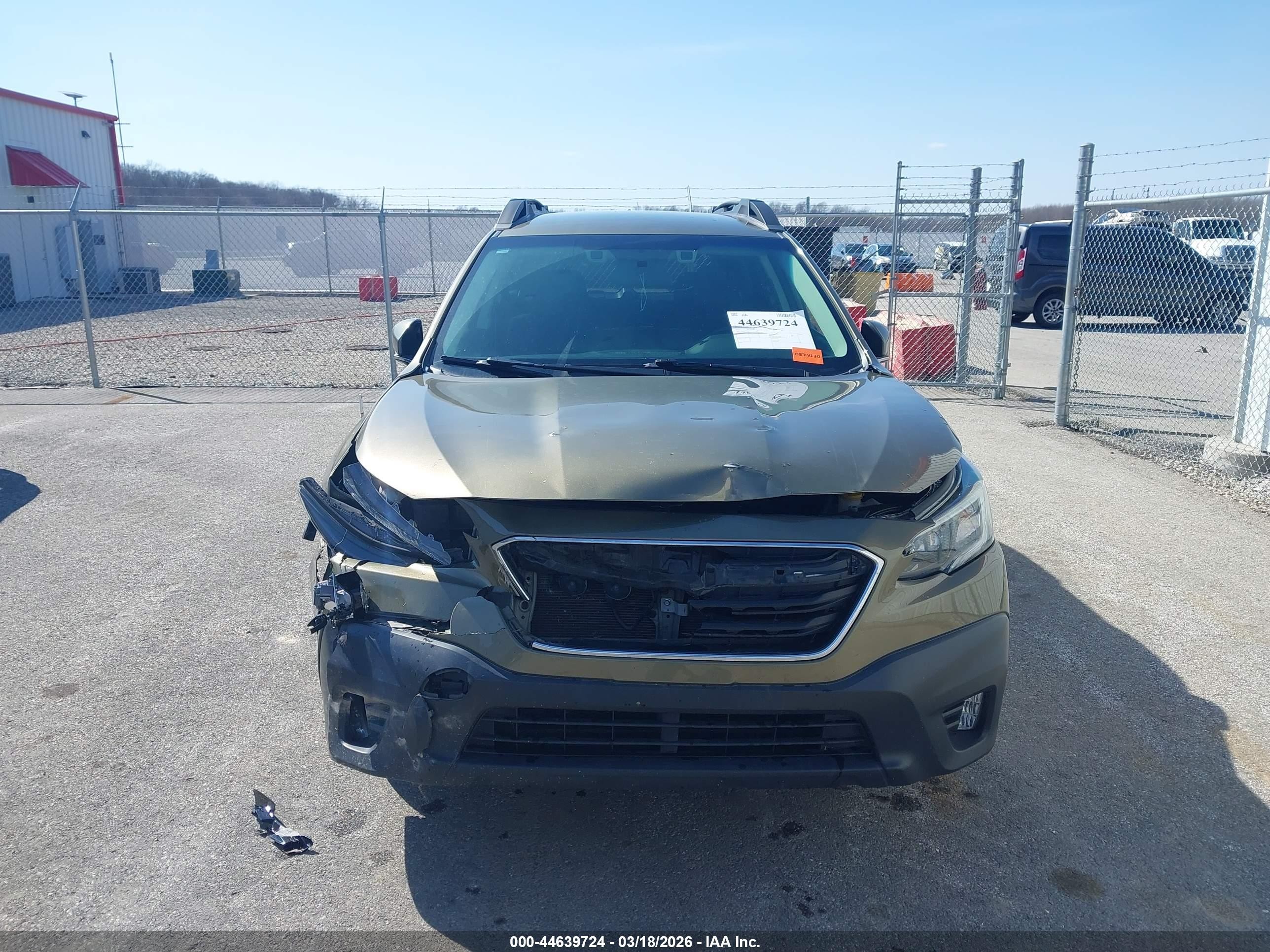 2021 Subaru Outback Premium Green vin: 4S4BTADC7M3181365