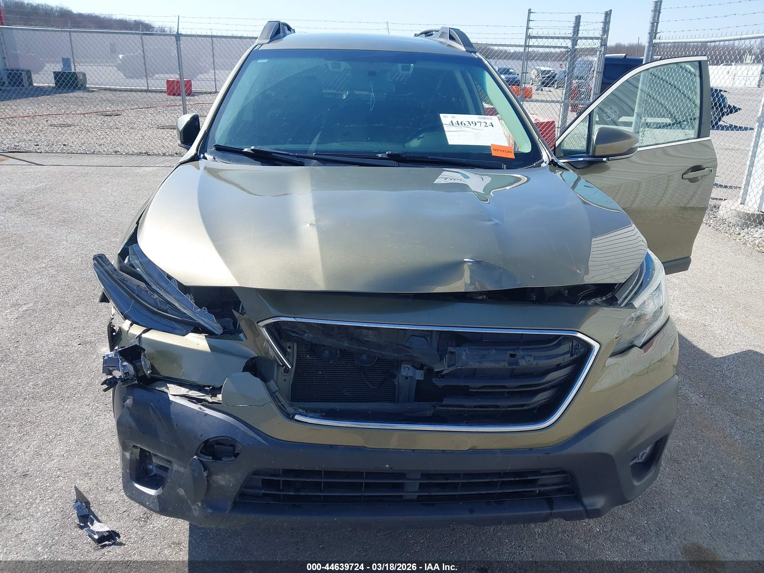 2021 Subaru Outback Premium Green vin: 4S4BTADC7M3181365