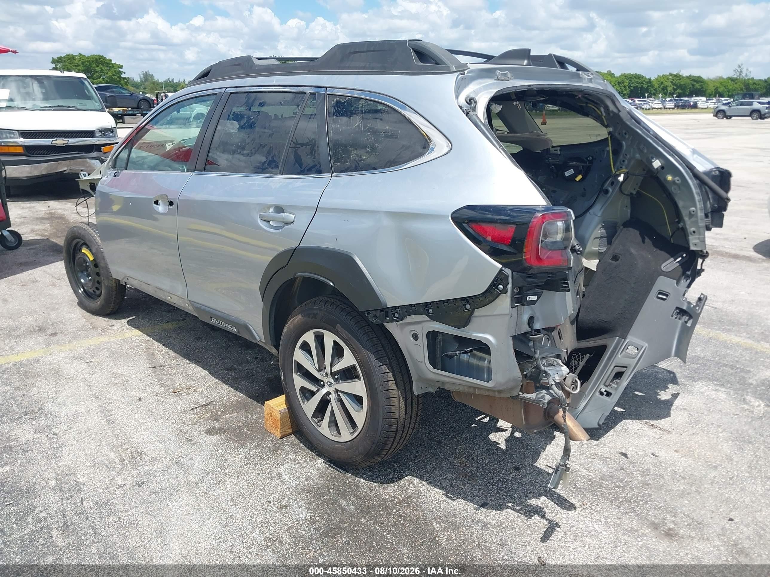 2023 Subaru Outback Premium Silver vin: 4S4BTADC7P3188515