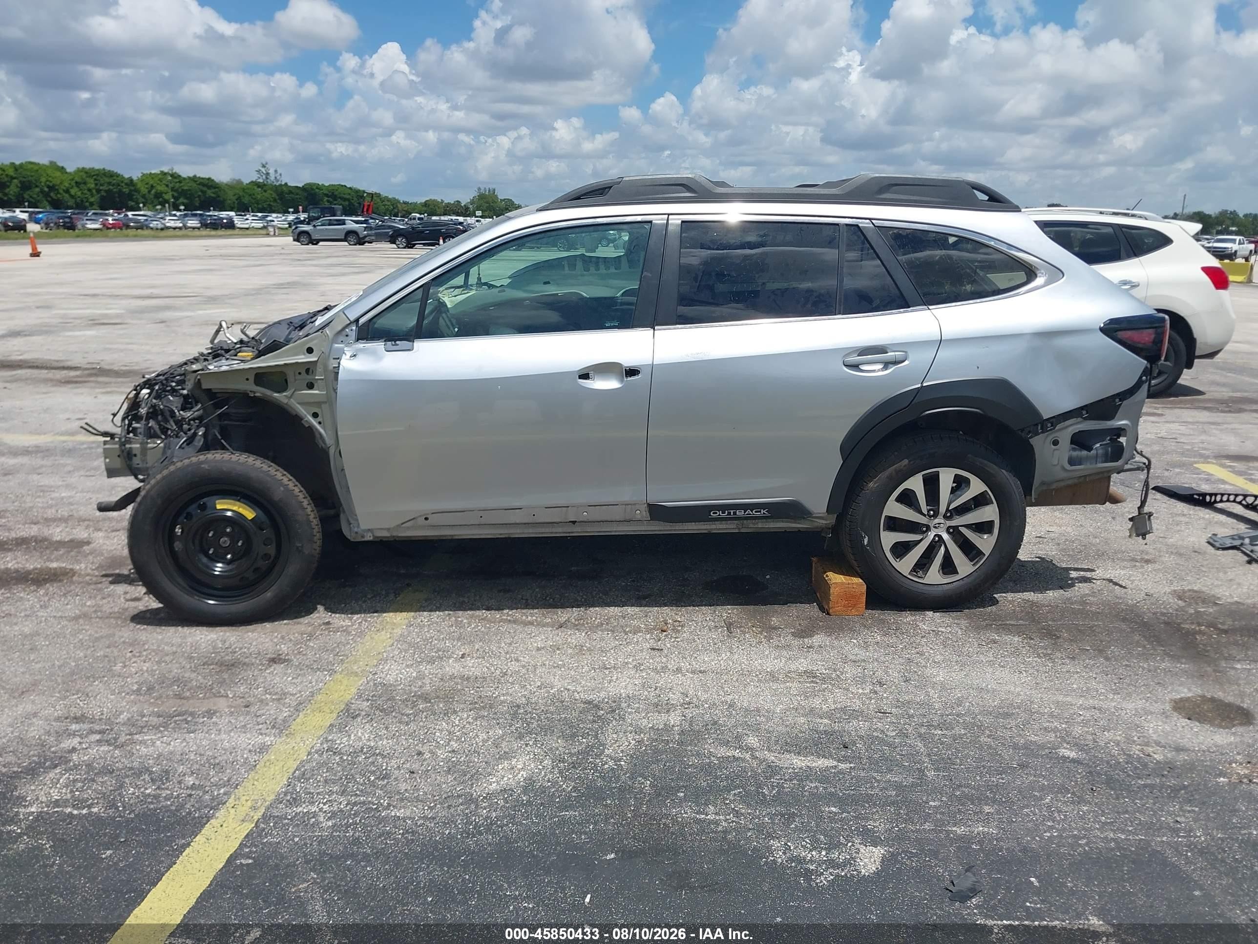2023 Subaru Outback Premium Silver vin: 4S4BTADC7P3188515