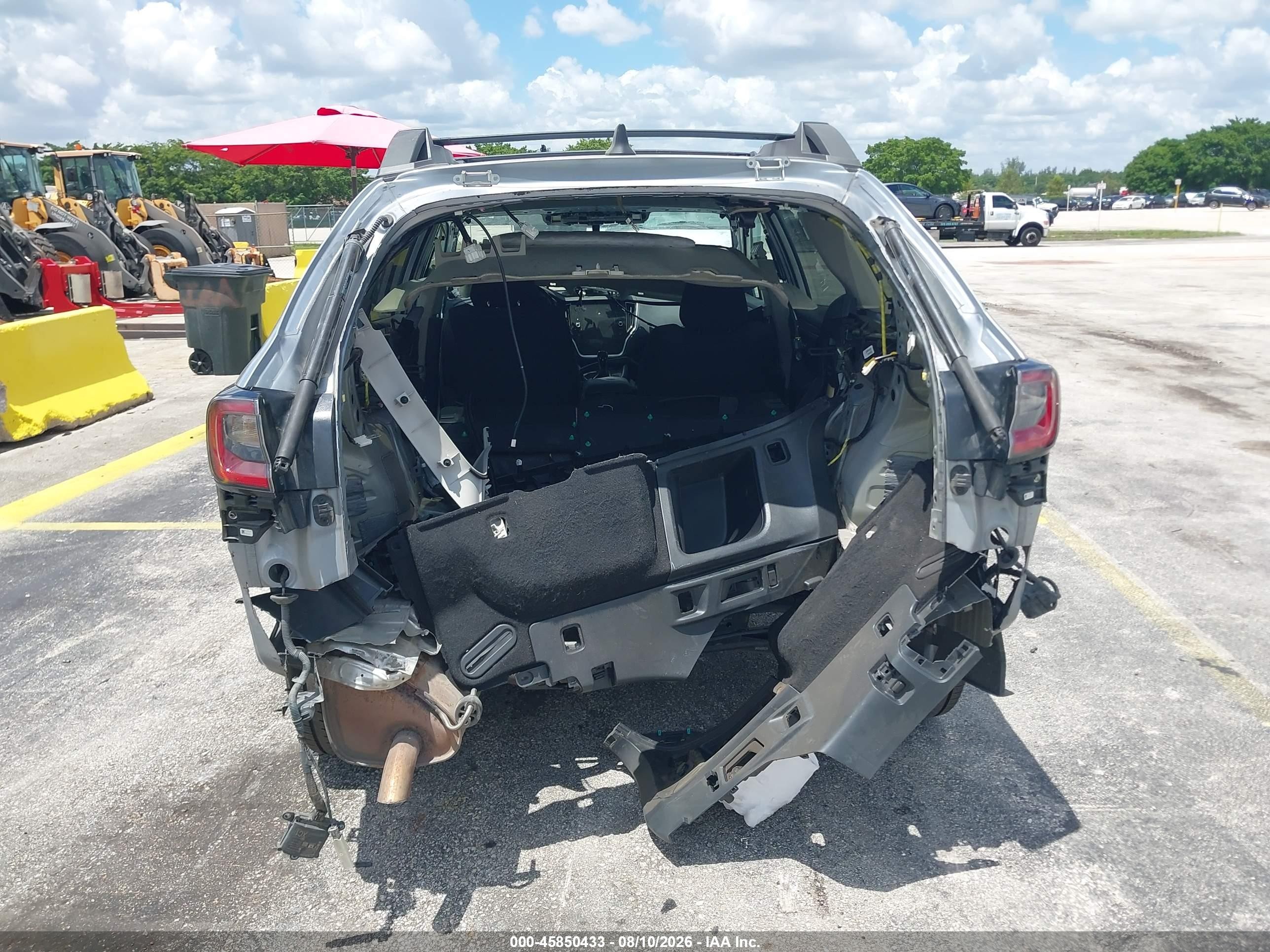 2023 Subaru Outback Premium Silver vin: 4S4BTADC7P3188515