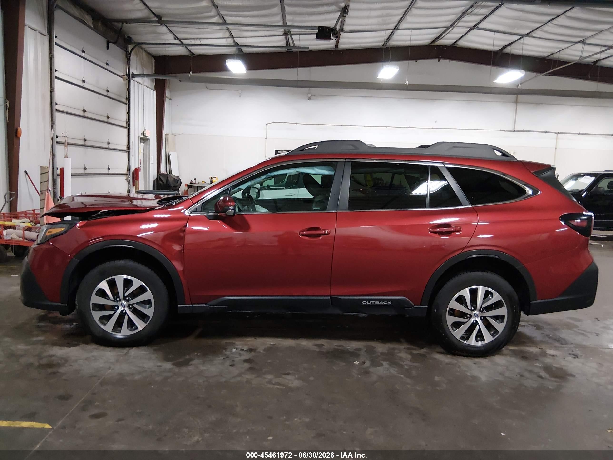 2022 Subaru Outback Premium Red vin: 4S4BTADCXN3139743
