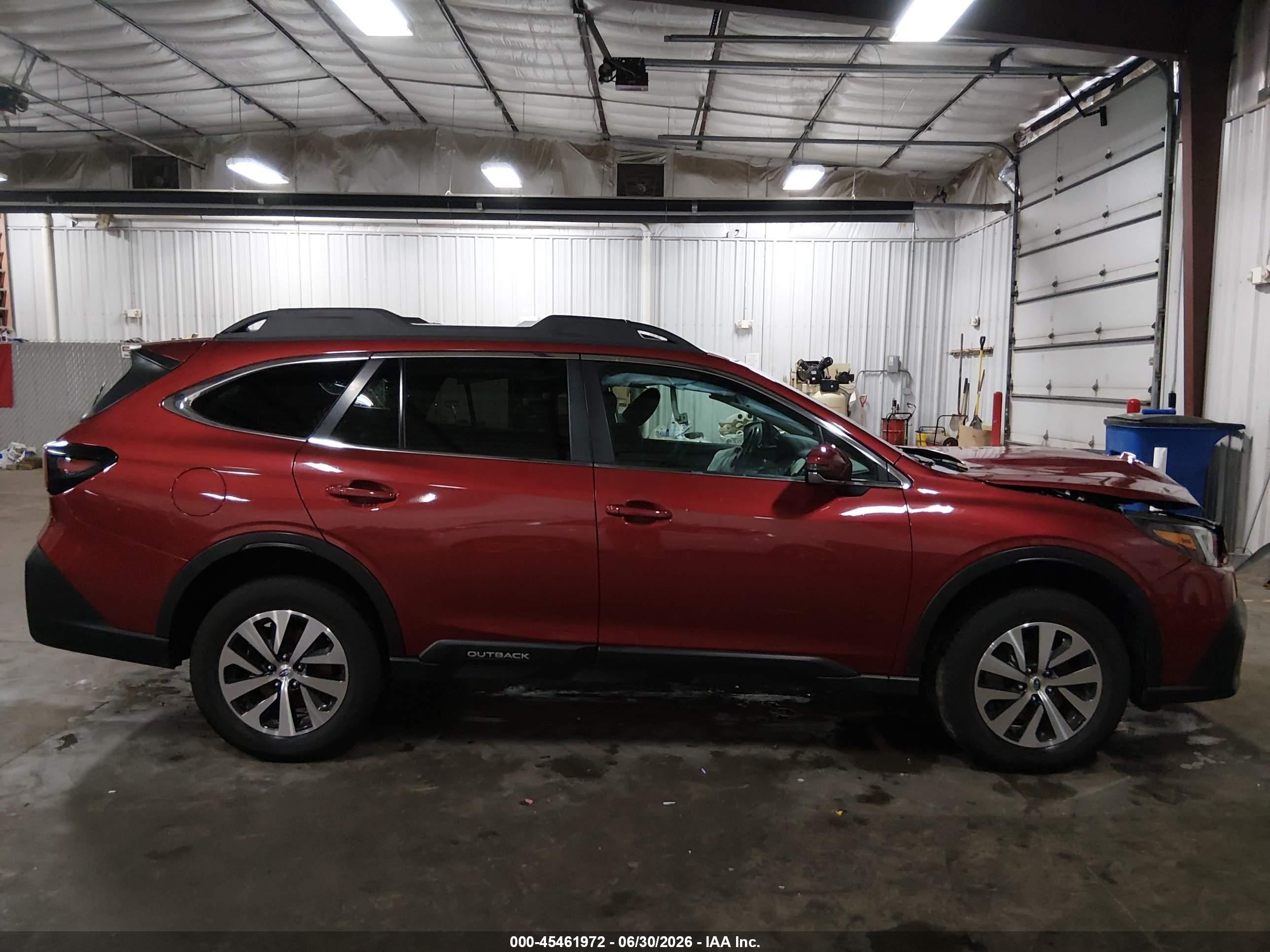 2022 Subaru Outback Premium Red vin: 4S4BTADCXN3139743