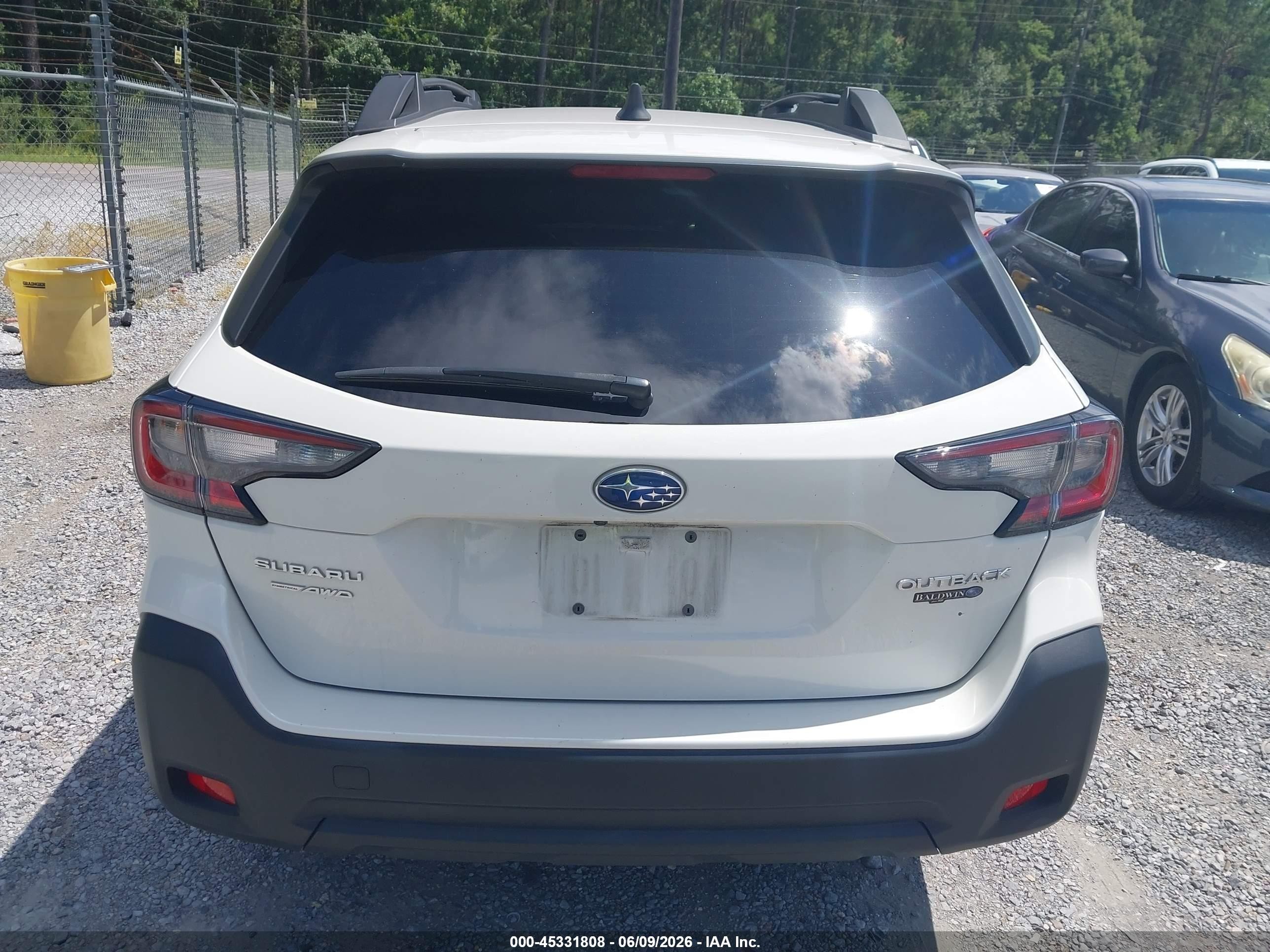 2025 Subaru Outback Premium White vin: 4S4BTADCXS3168588