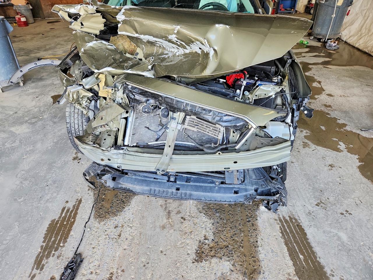 2020 Subaru Outback Premium Green vin: 4S4BTAEC3L3103422