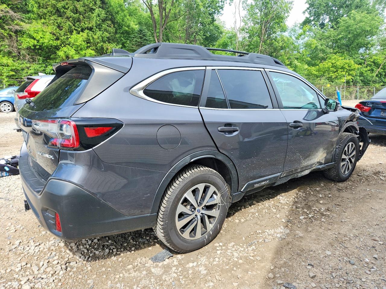 2020 Subaru Outback Premium Gray vin: 4S4BTAEC7L3128663